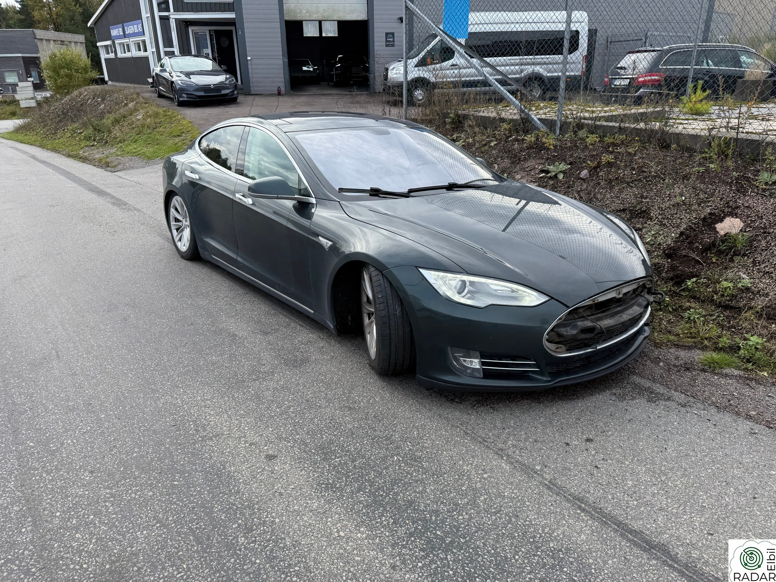 TESLA MOTORS MODEL S 85,GRATIS LADING,REP.OBJEKT DEFEKT DU