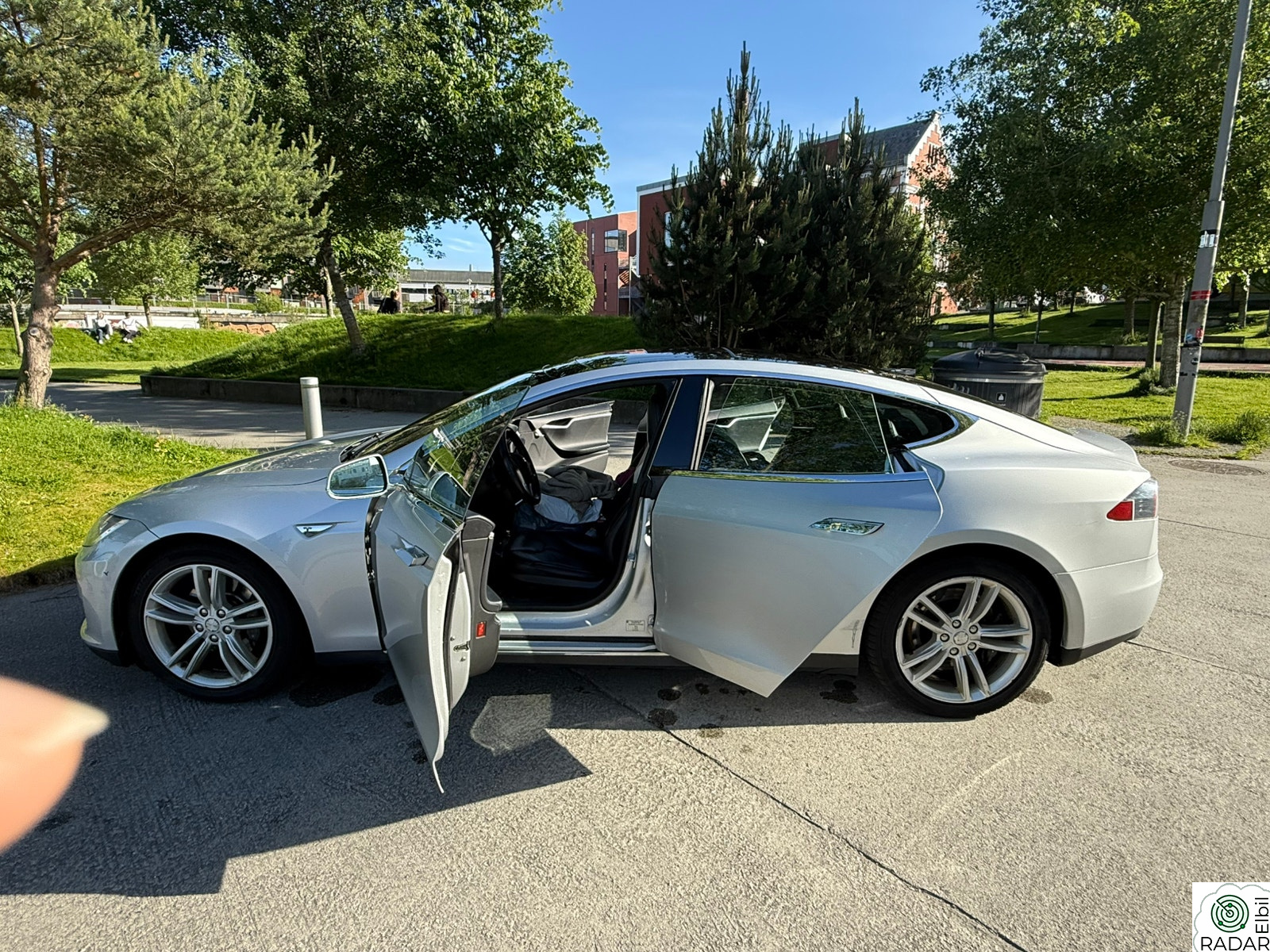 TESLA MOTORS MODEL S