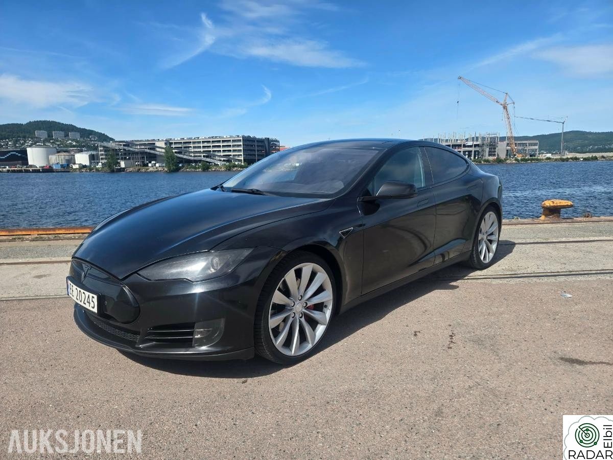 TESLA MOTORS MODEL S Ryggekamera, Panorama soltak, kupevarmer