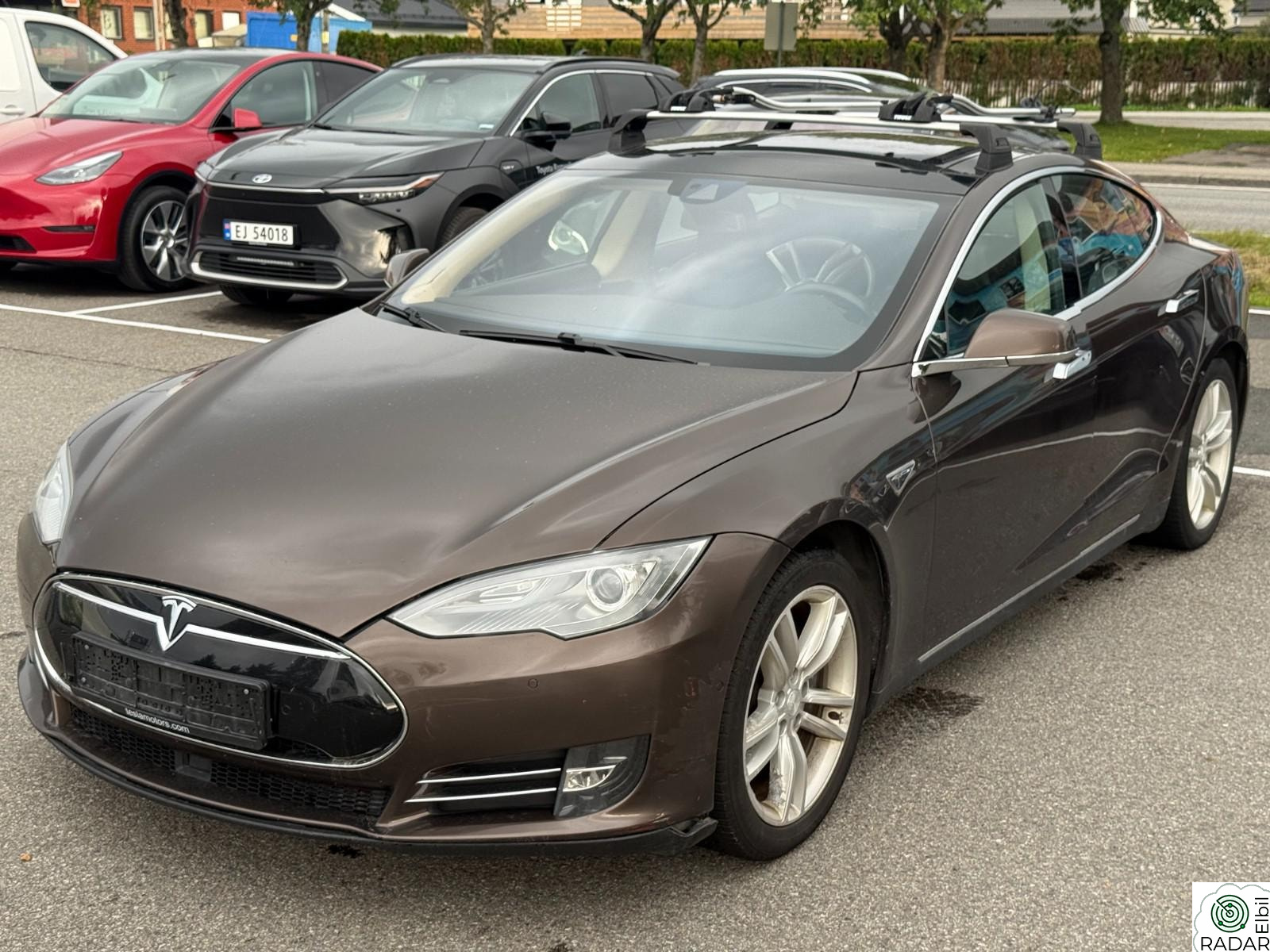 TESLA MOTORS MODEL S 85kWh GRATIS LADING // 7-seter, Autopilot, ACC, Summon+
