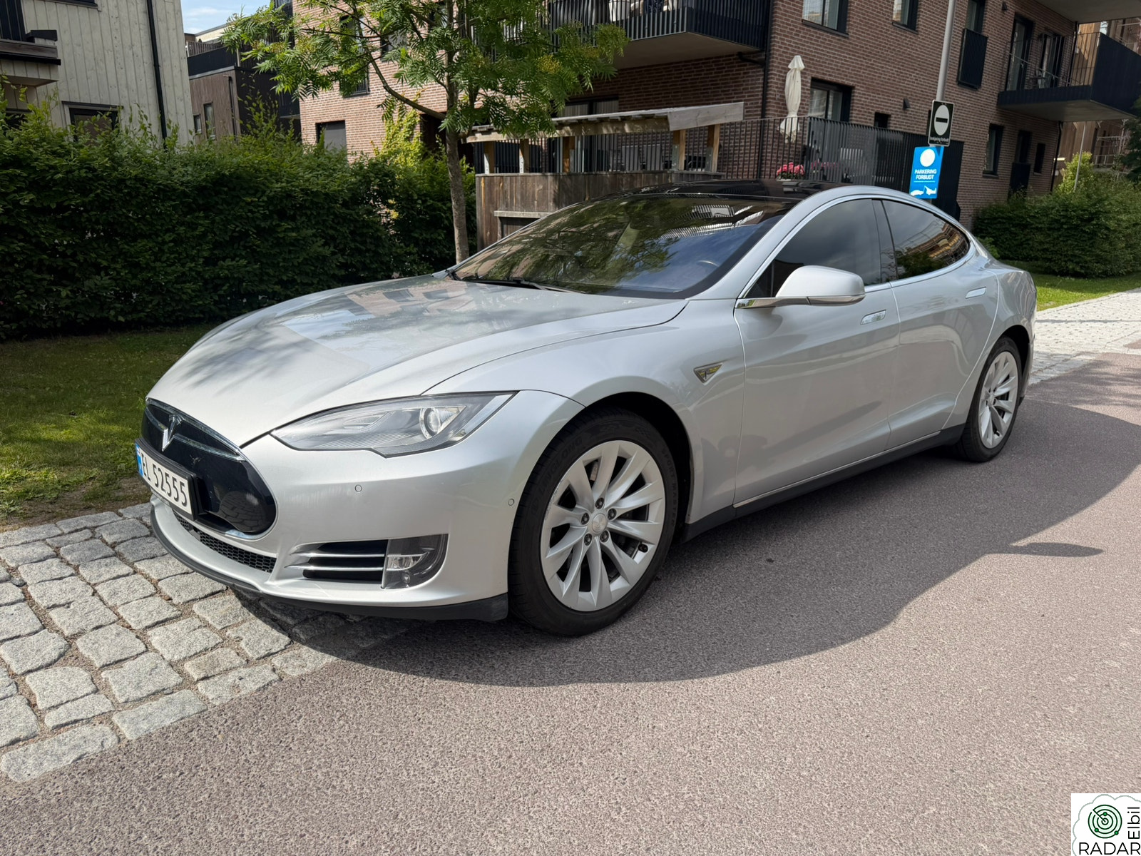TESLA MOTORS MODEL S 85