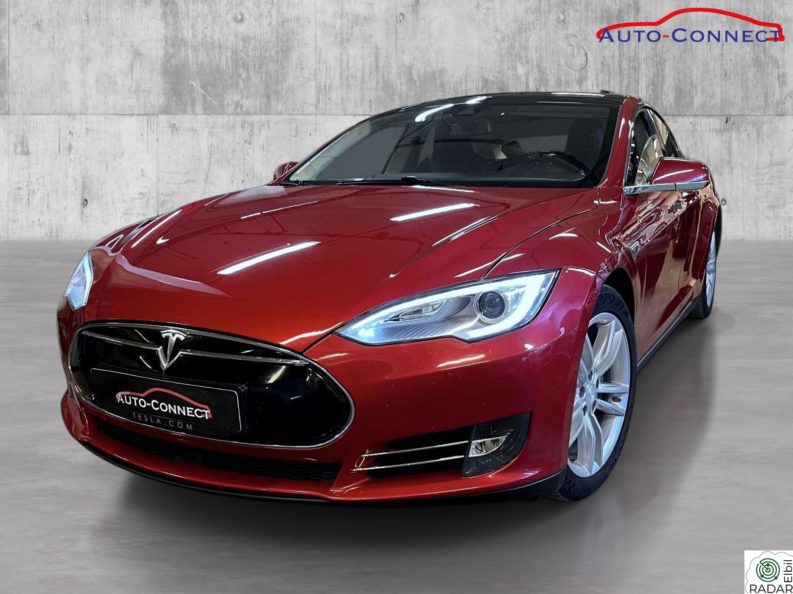 TESLA MOTORS MODEL S P85 / SKINN/ PANORAMA/ KAMERA++