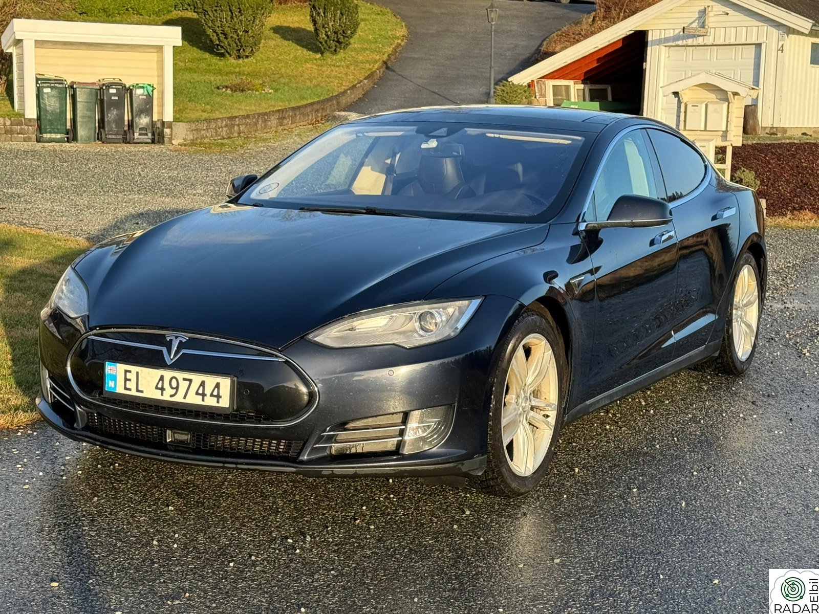 TESLA MOTORS MODEL S 85 - GRATIS SC - GRATIS INTERNETT/SPOTIFY  - CHADEMO