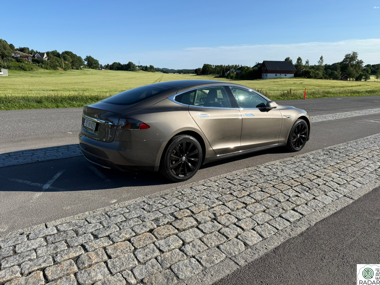 TESLA MOTORS Model S 70