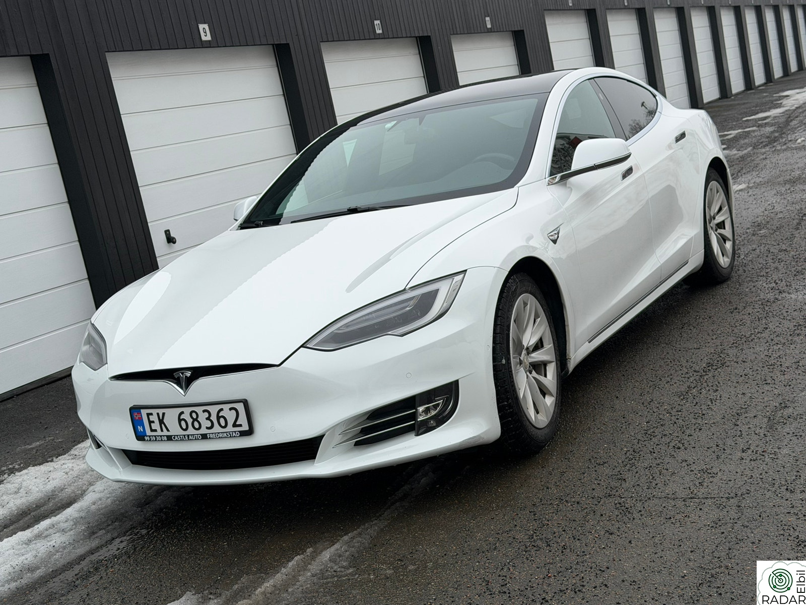 TESLA Model S 75