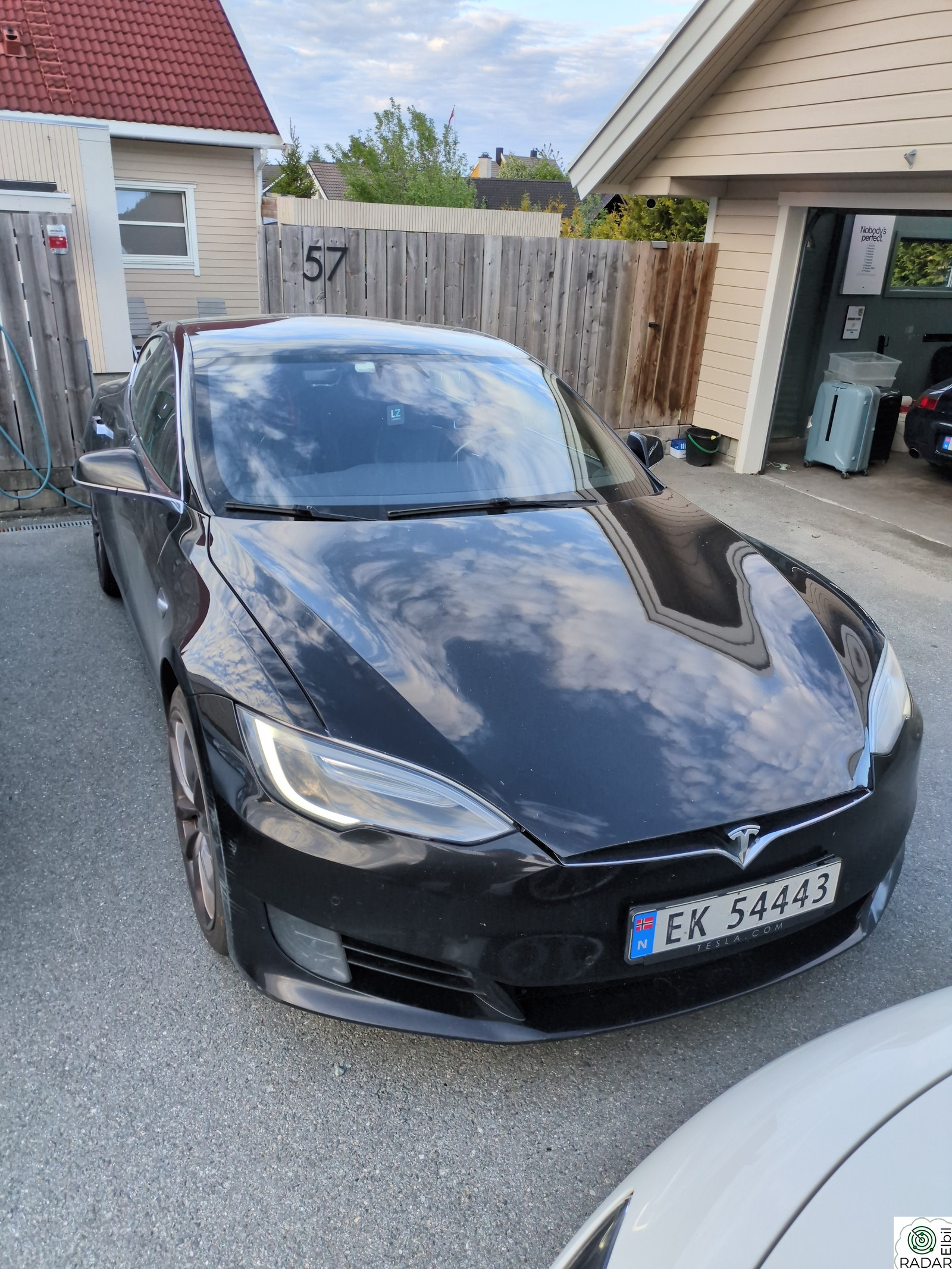 TESLA Model S Model S 75 2017 –bakhjulsdrift, batteri 335 km på 100%