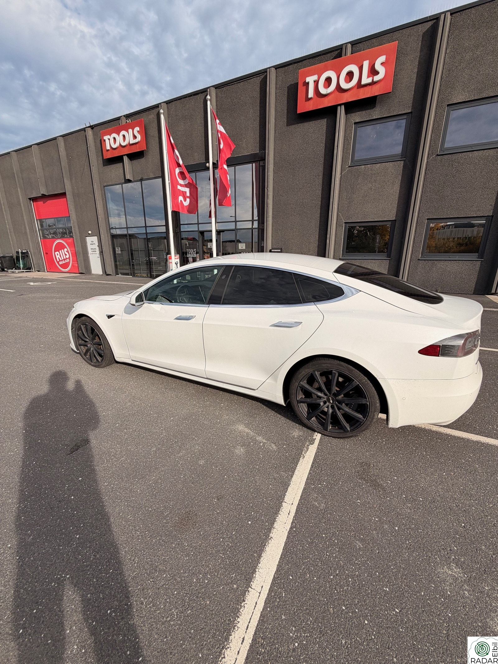 TESLA MOTORS Model S