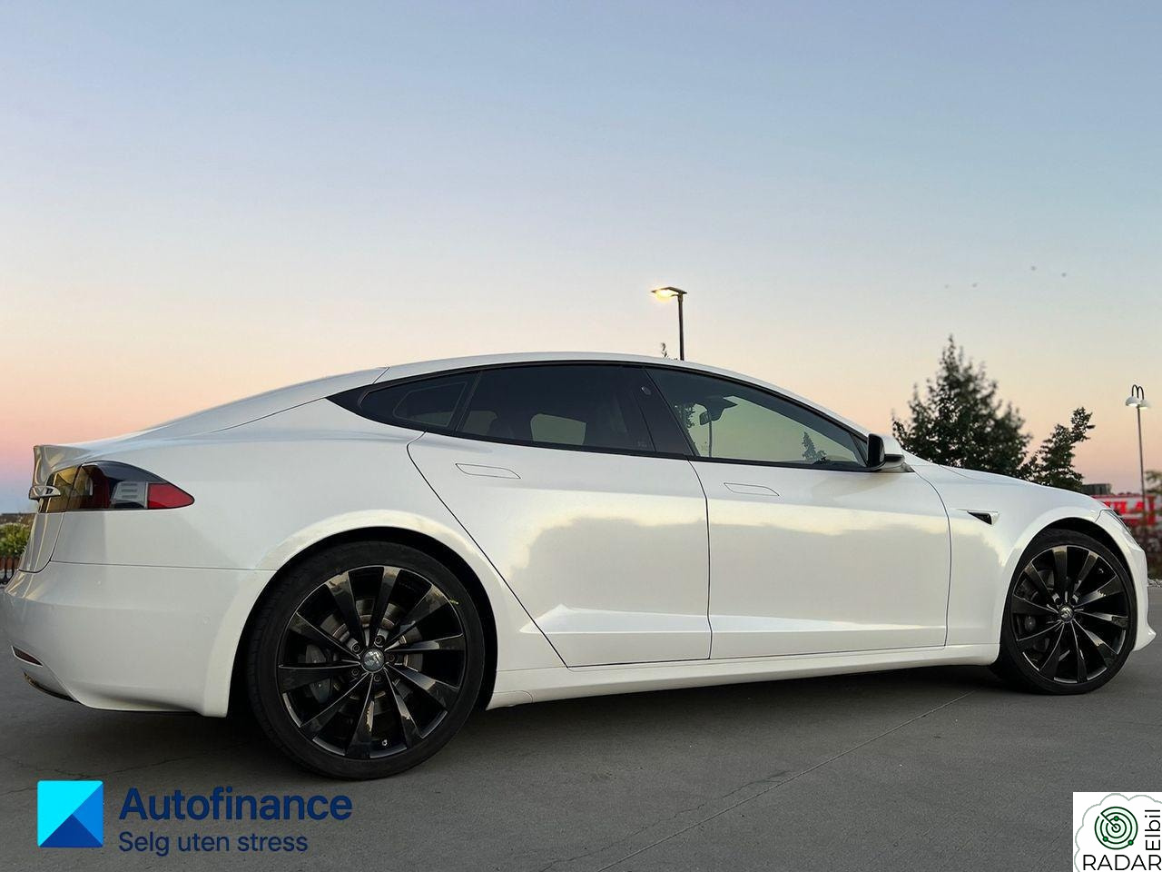 TESLA Model S 75 // PERLEMOR // PANO // VINTERPAKKE // PREMIUM