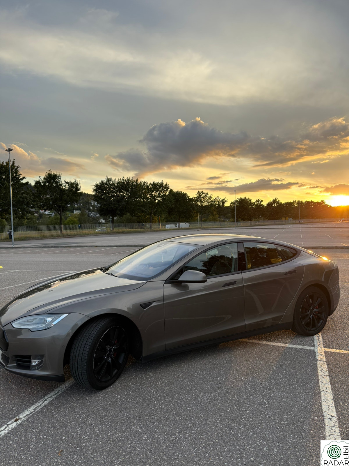 TESLA MOTORS Model S