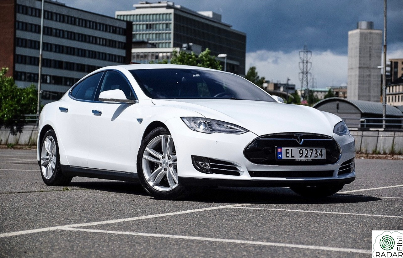 TESLA MOTORS Model S 90D