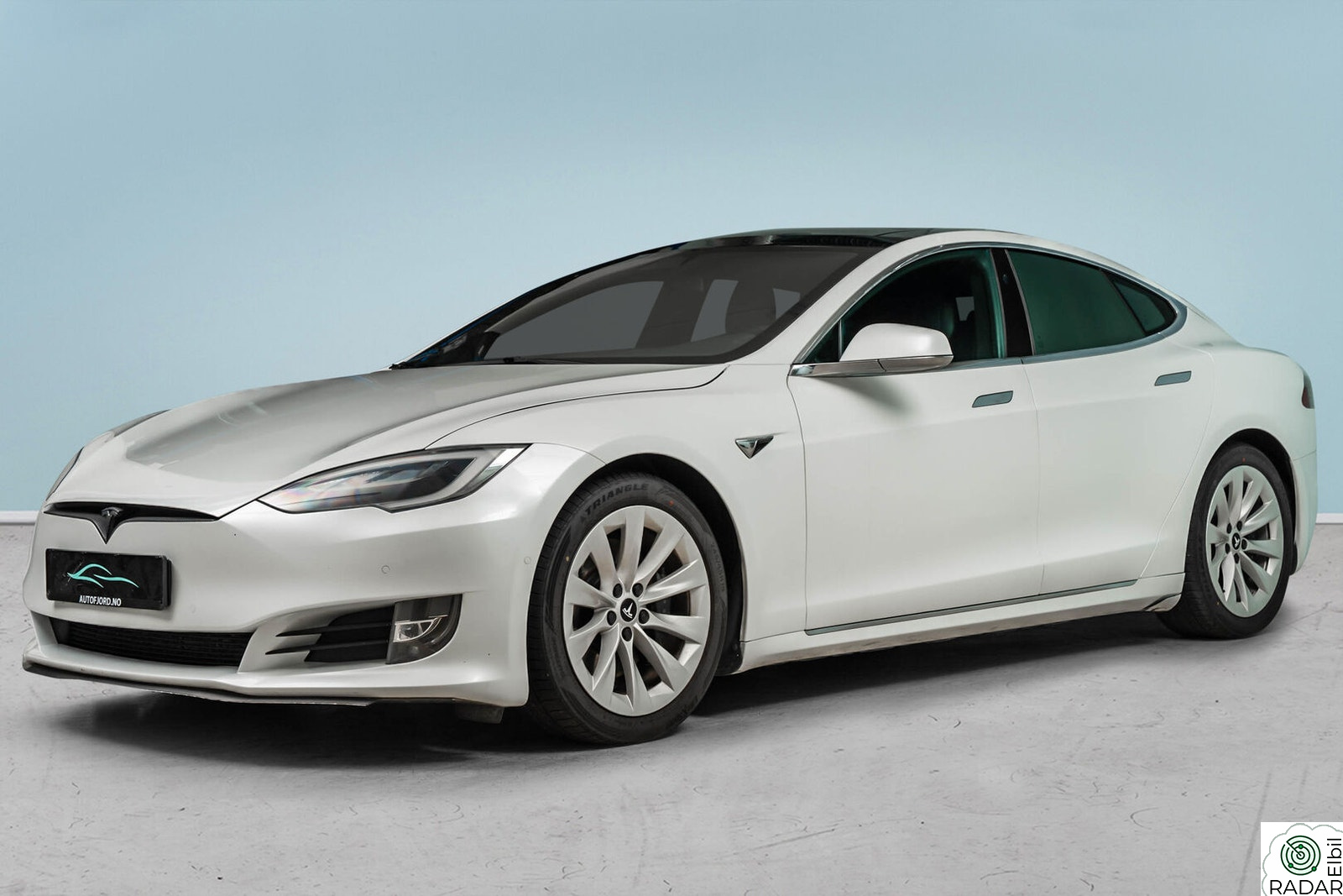 TESLA MOTORS Model S 4X4 / 90D / EU-28 / Historikk /