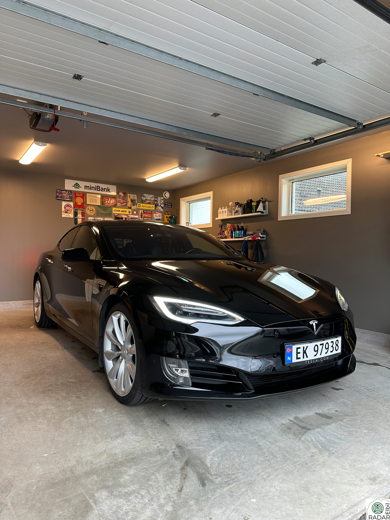 TESLA Model S 75D 4WD