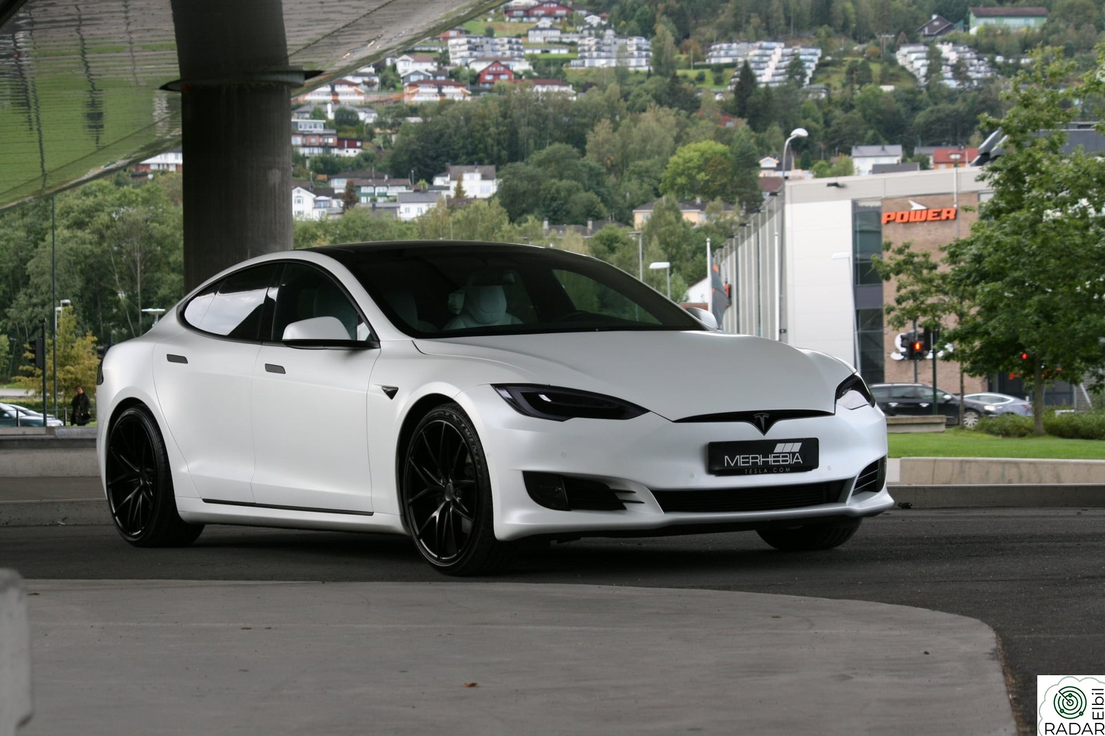 TESLA Model S 75D – PPF-helfoliert, CCS-oppgradert og utvidet garanti