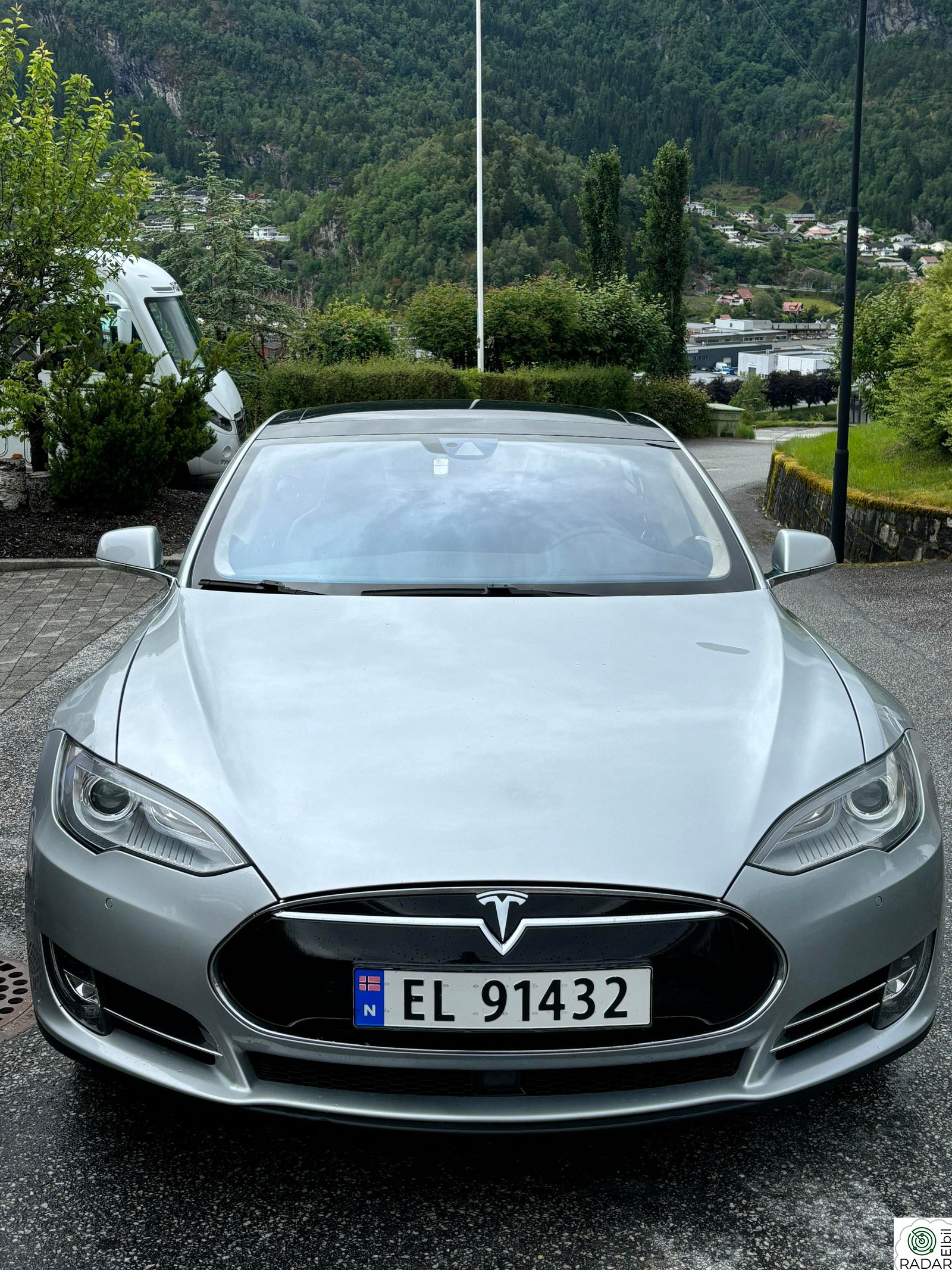 TESLA MOTORS Model S