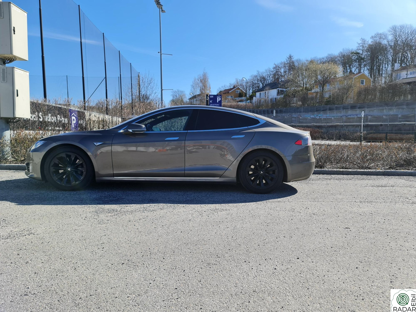 TESLA MOTORS Model S Gratis  Supercharger!