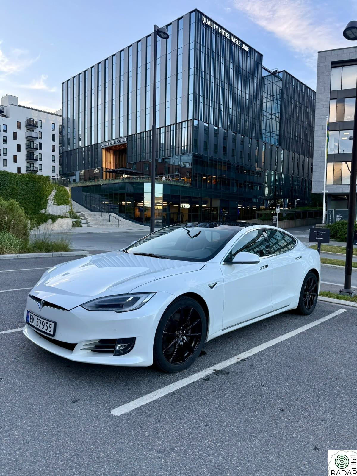 TESLA Model S 75D 4WD