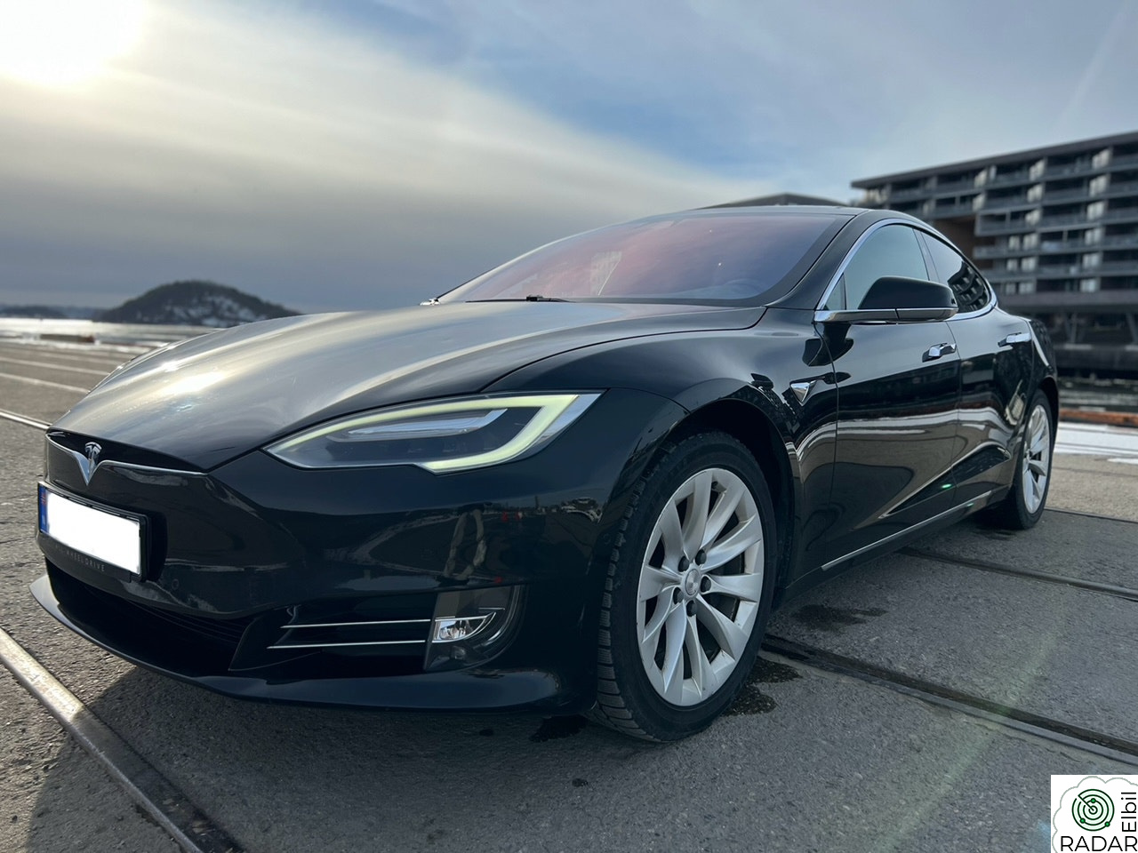 TESLA Model S 75D 4WD