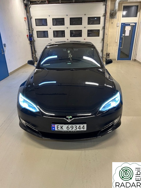 TESLA Model S 75D 4WD
