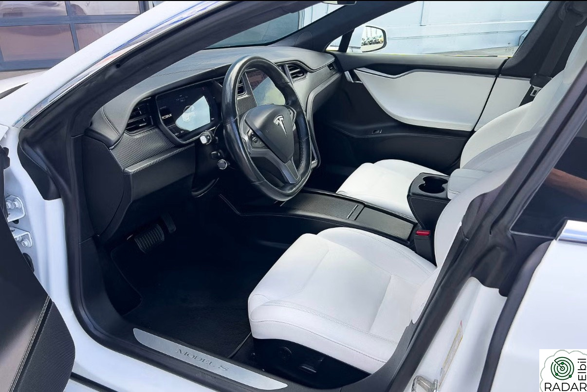 TESLA Model S 75D 4WD