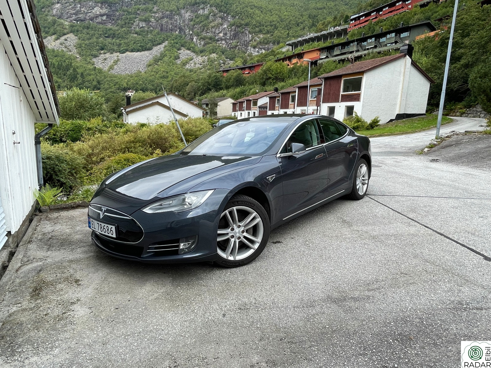 TESLA MOTORS Model S P90D
