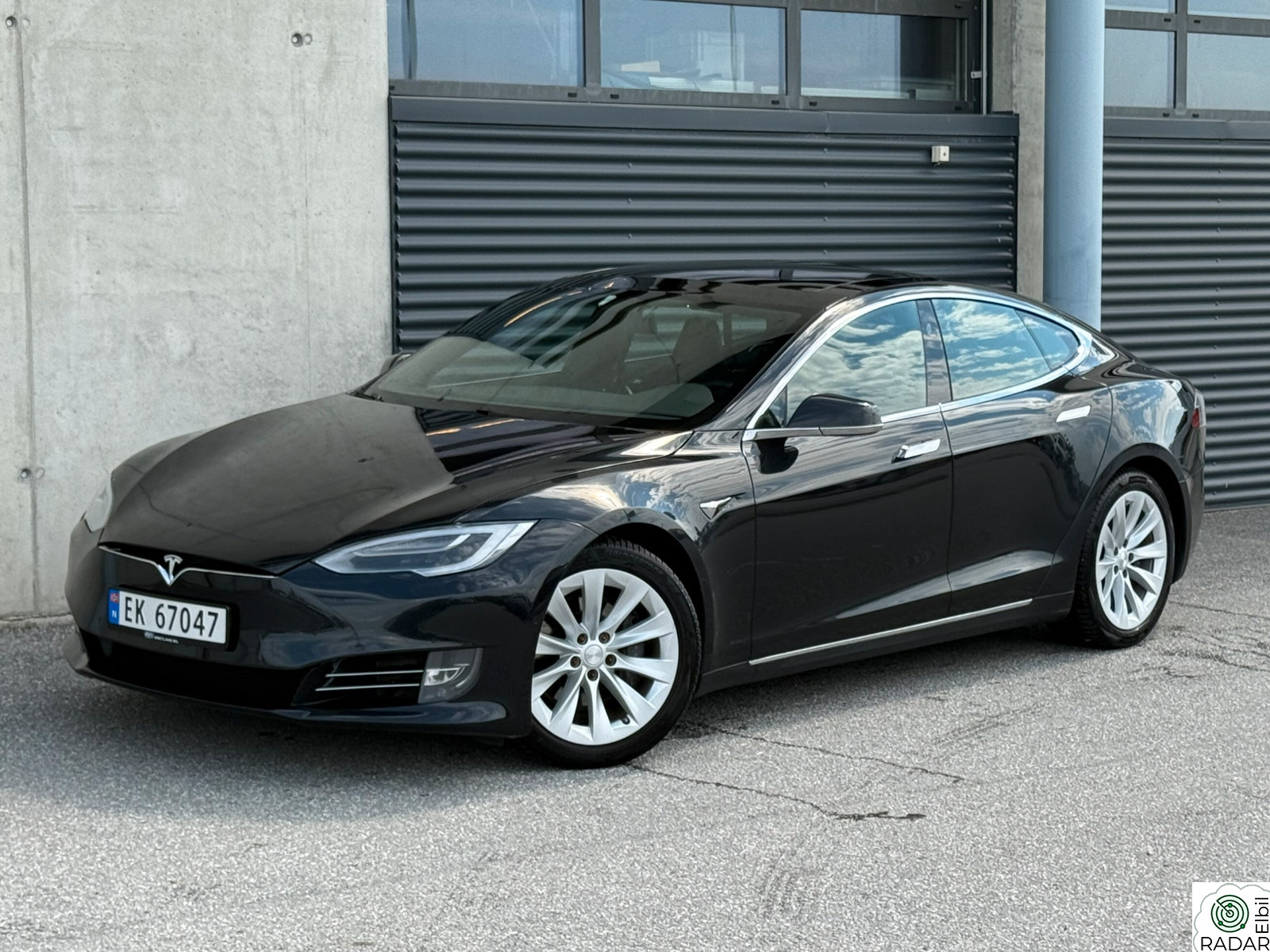 TESLA Model S 75D / Free Charging / 7-Seats / Winter / Premium Sound