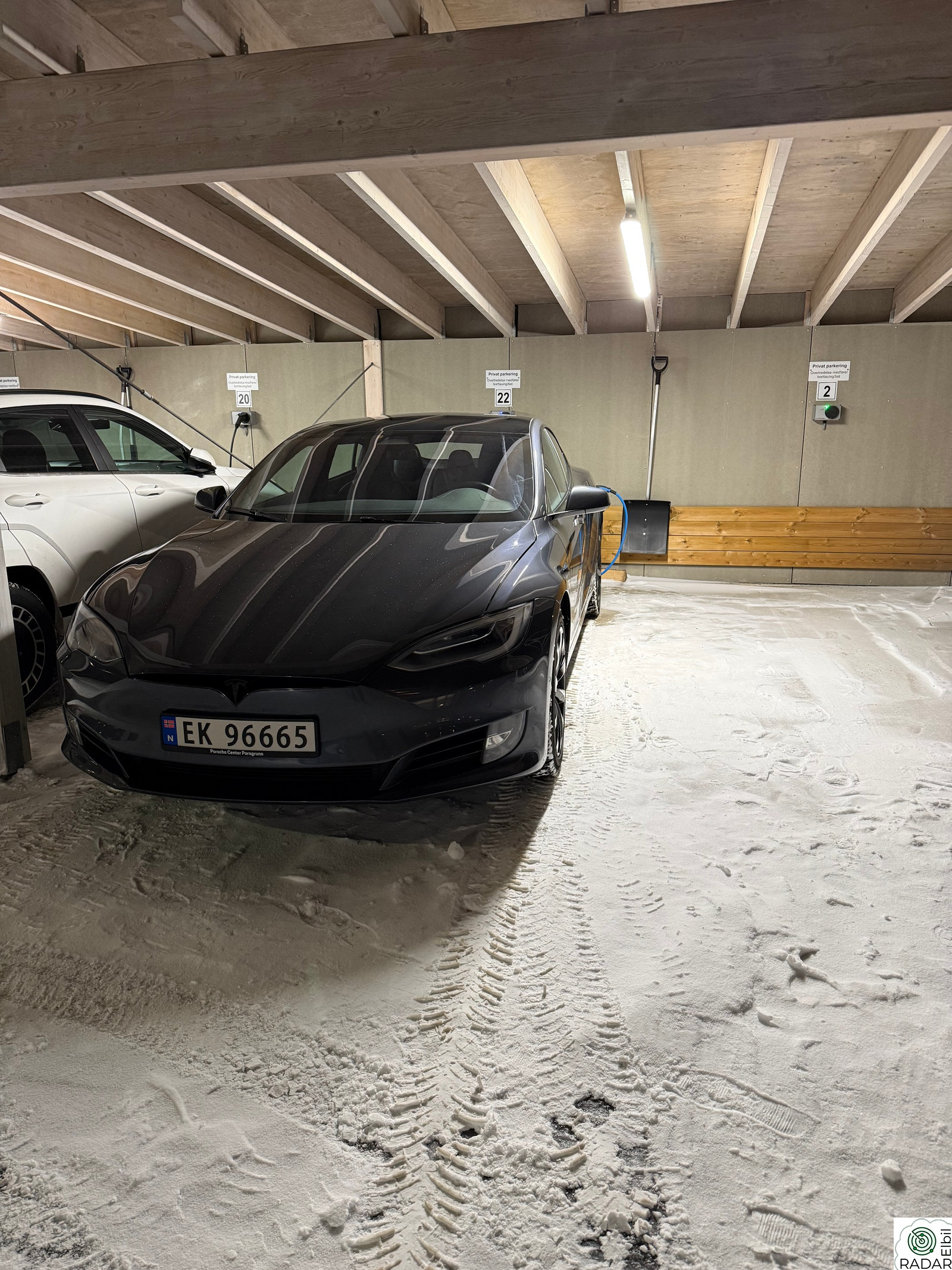 TESLA Model S 75D