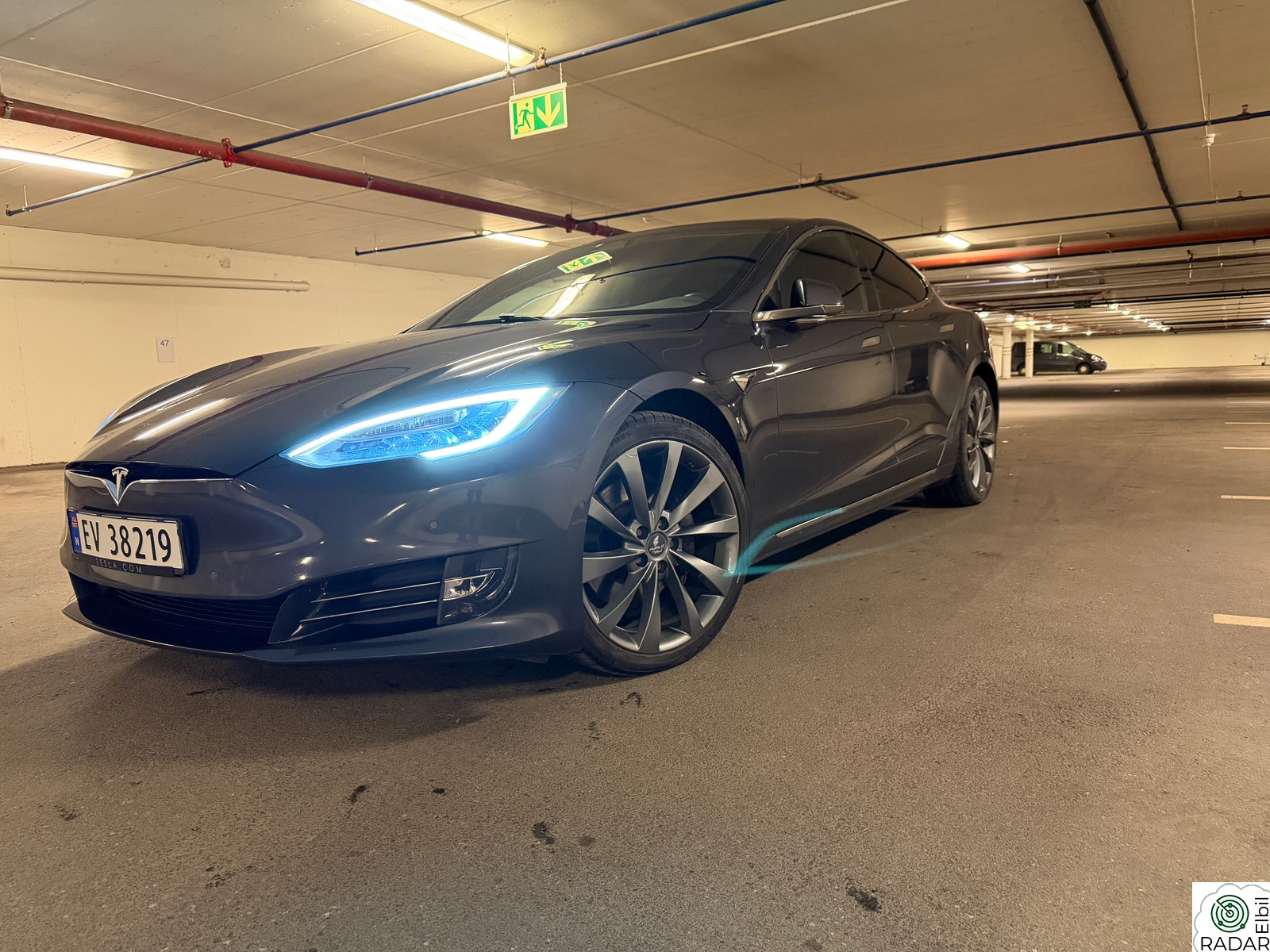 TESLA Model S 75D 4WD