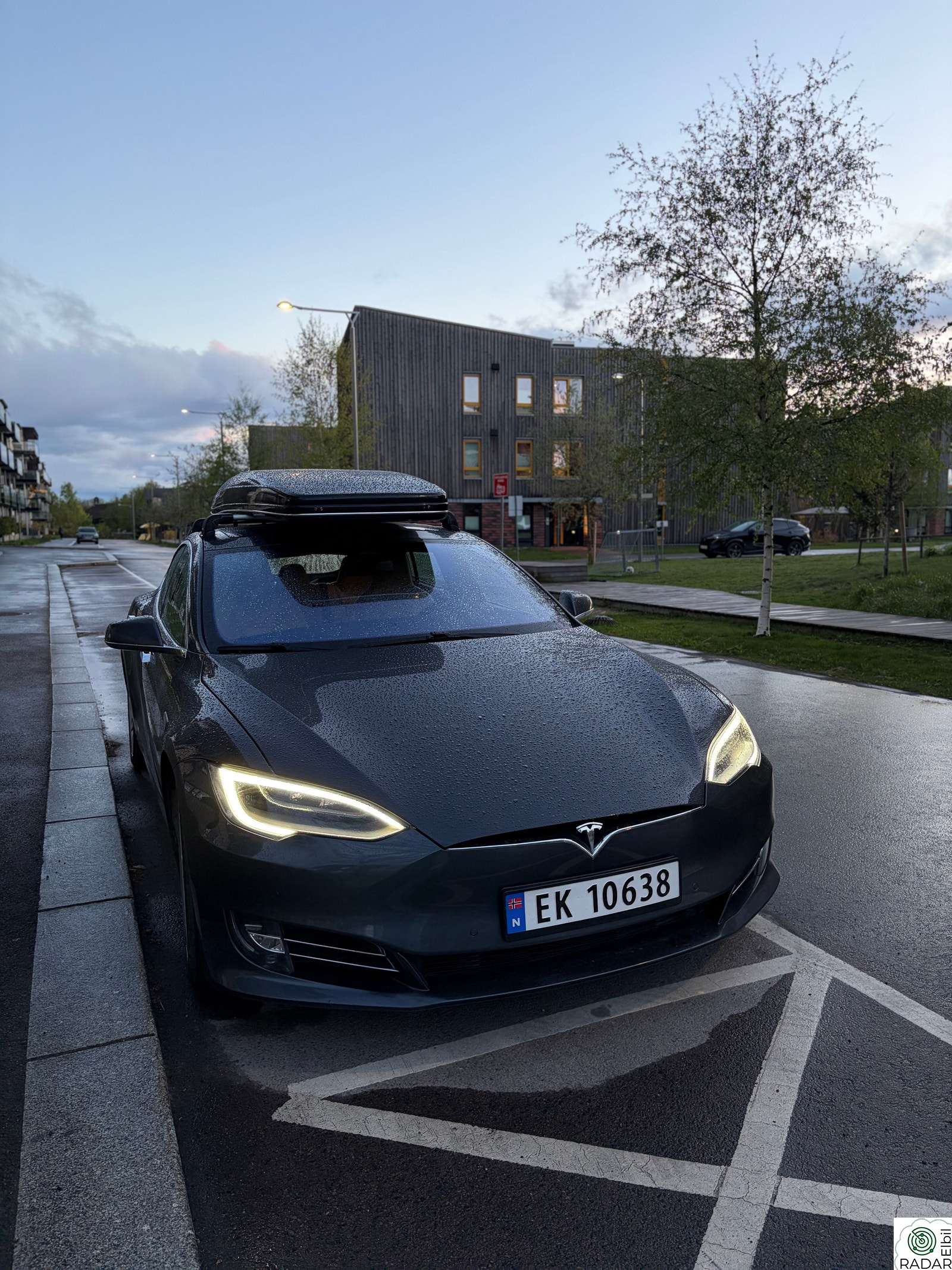 TESLA MOTORS Model S Gratis Superlading | EU-godkjent april-26 | Velholdt