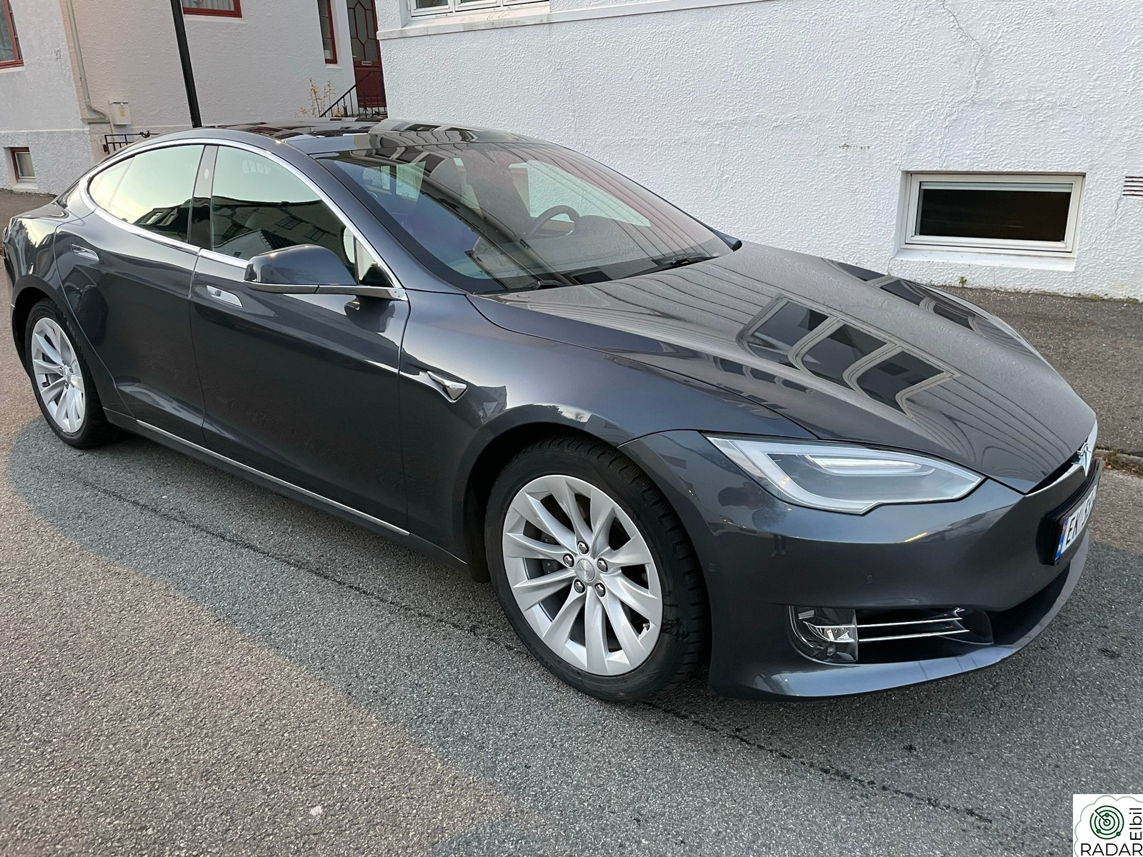 TESLA Model S 75D 4WD AP 2.5/ Pano/ Luft/ CCS/ en eier