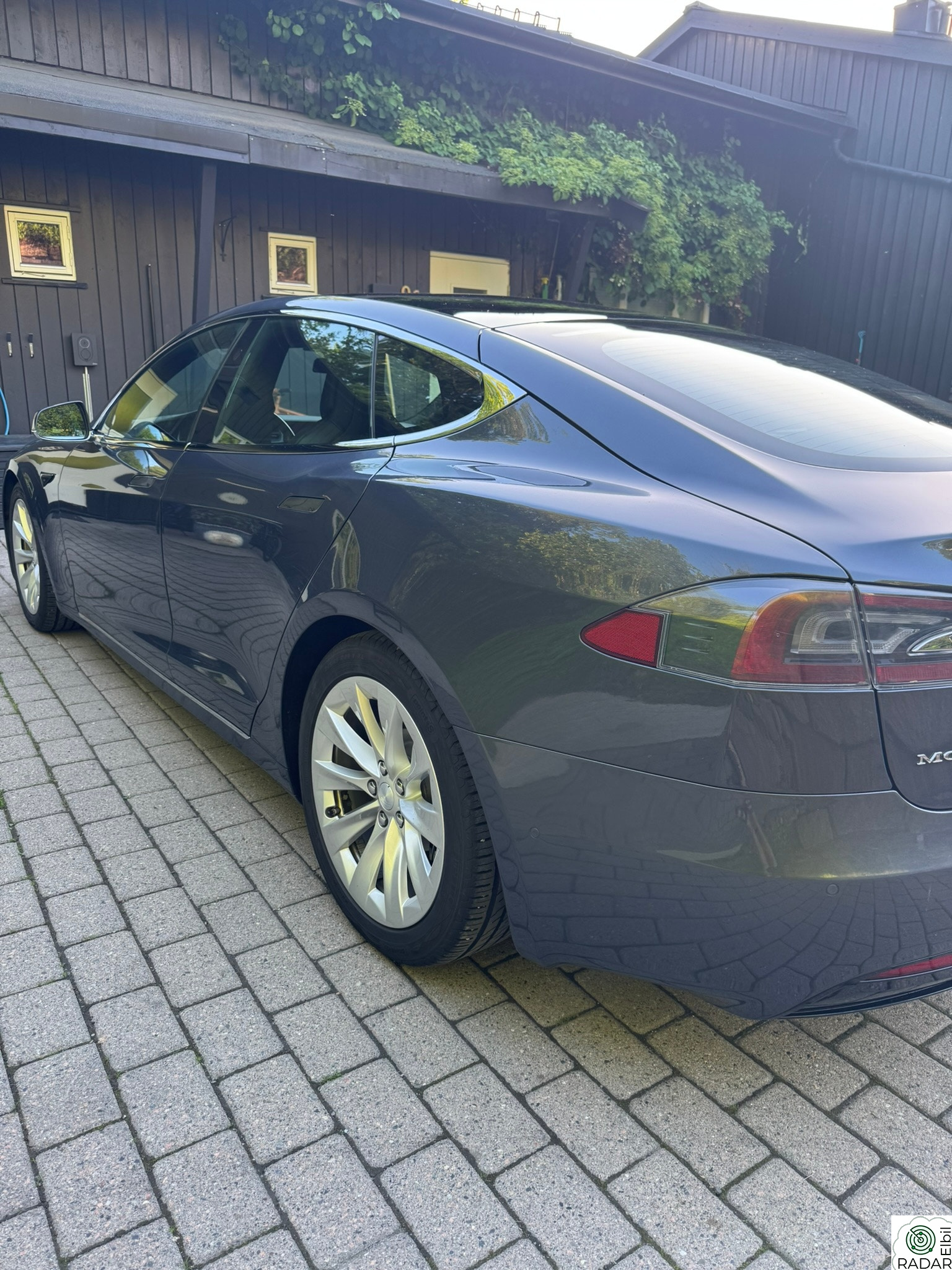 TESLA Model S 75D 4WD