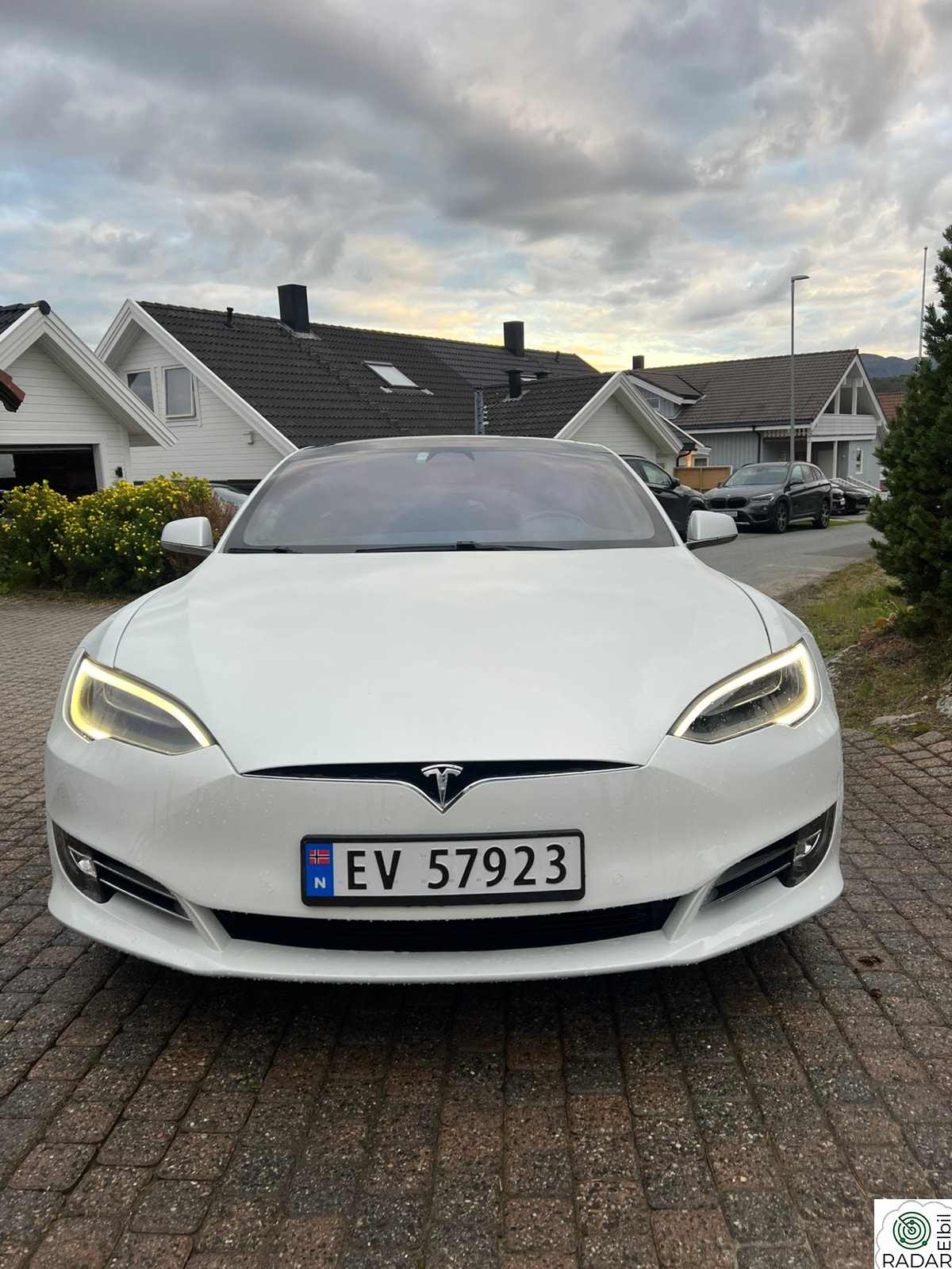 TESLA Model S 75D 4WD