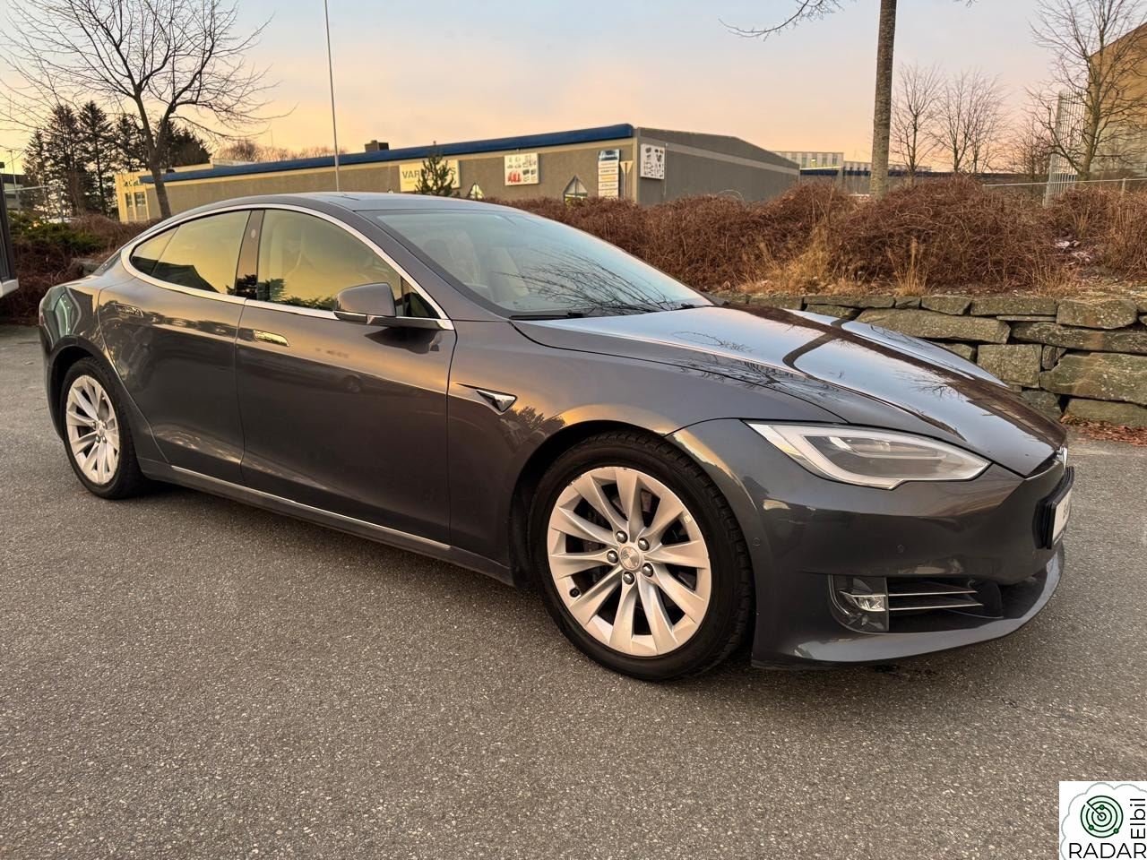 TESLA Model S 75kWt/LUFTFJÆRING/PREMIUM/PANO/SKINN/EU27/S+V++