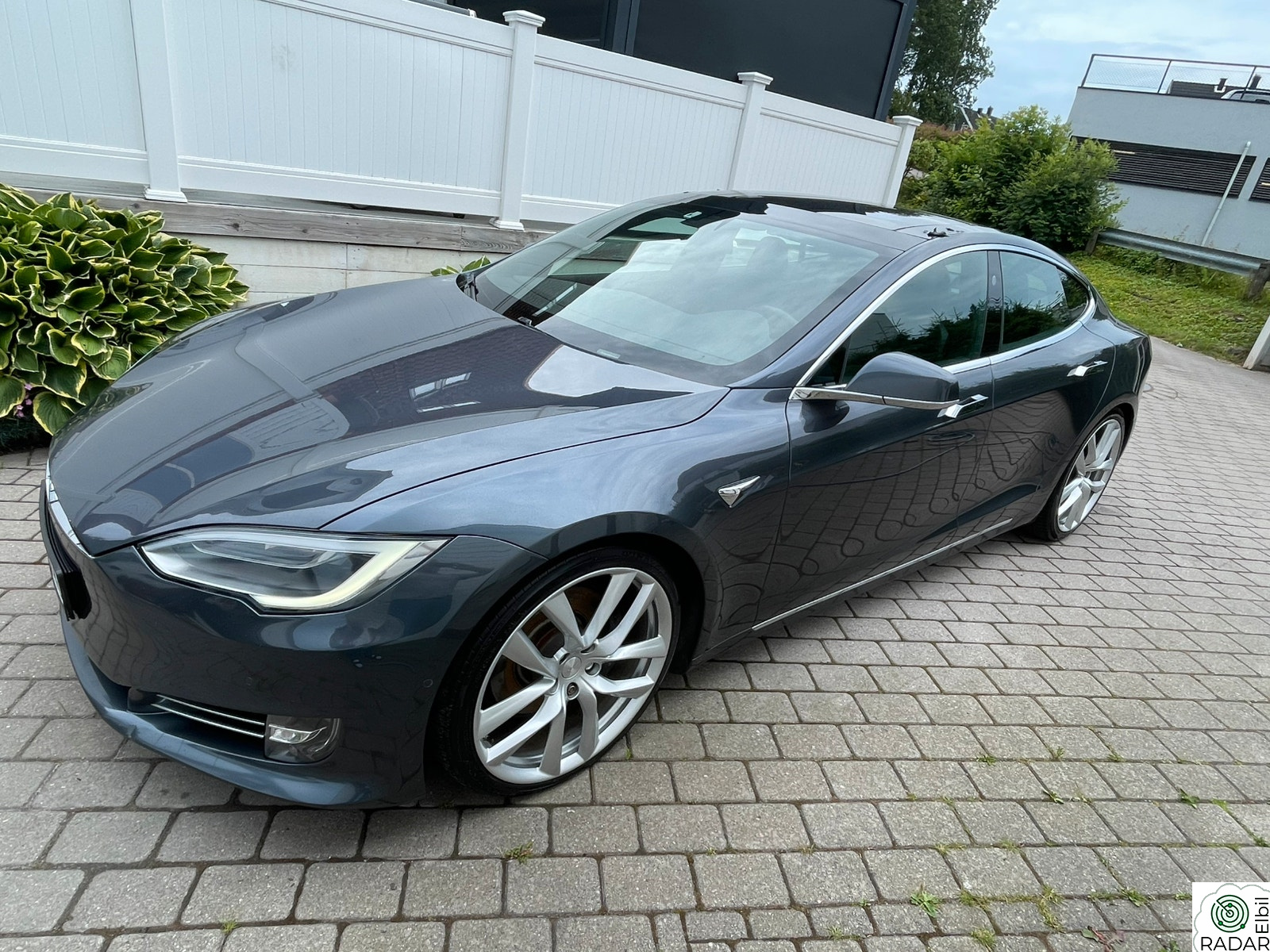 TESLA Model S 75D 4WD