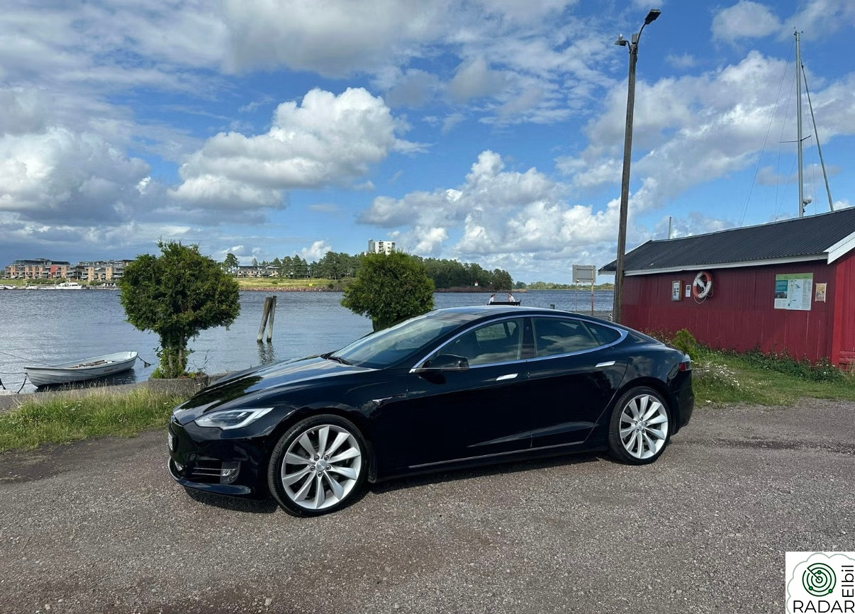 TESLA Model S 75D 4WD