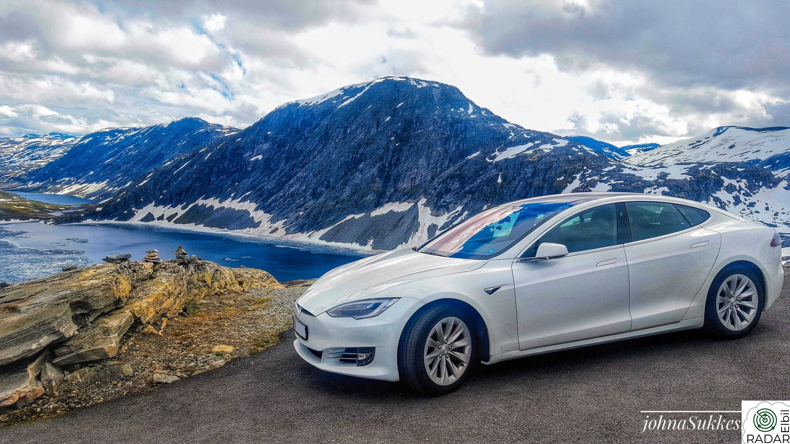 TESLA Model S 75D 4WD