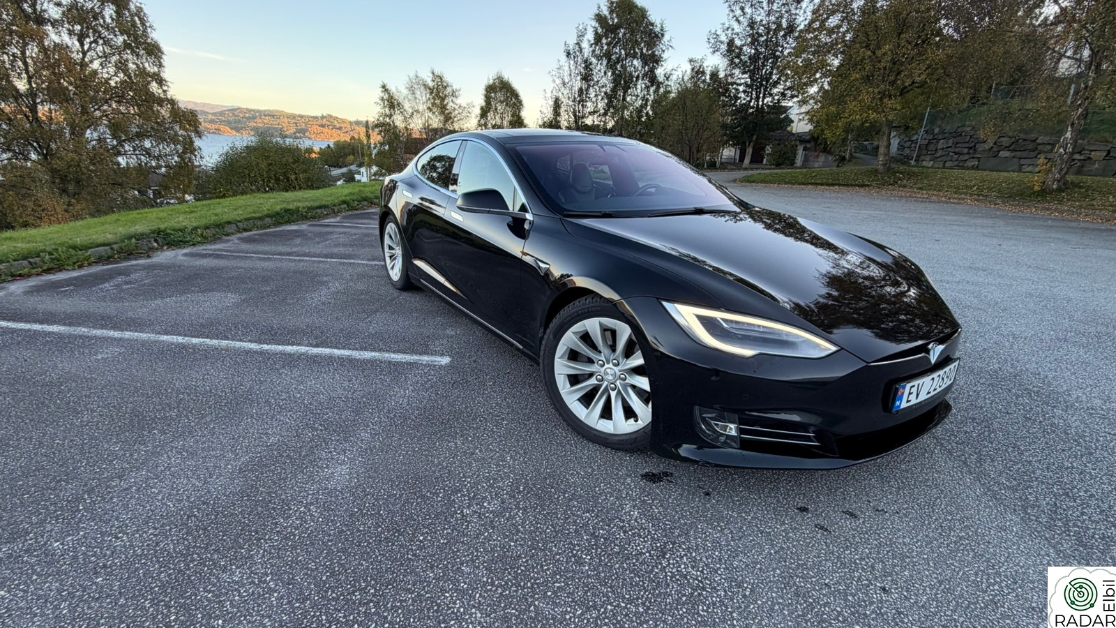 TESLA Model S 75D 4WD