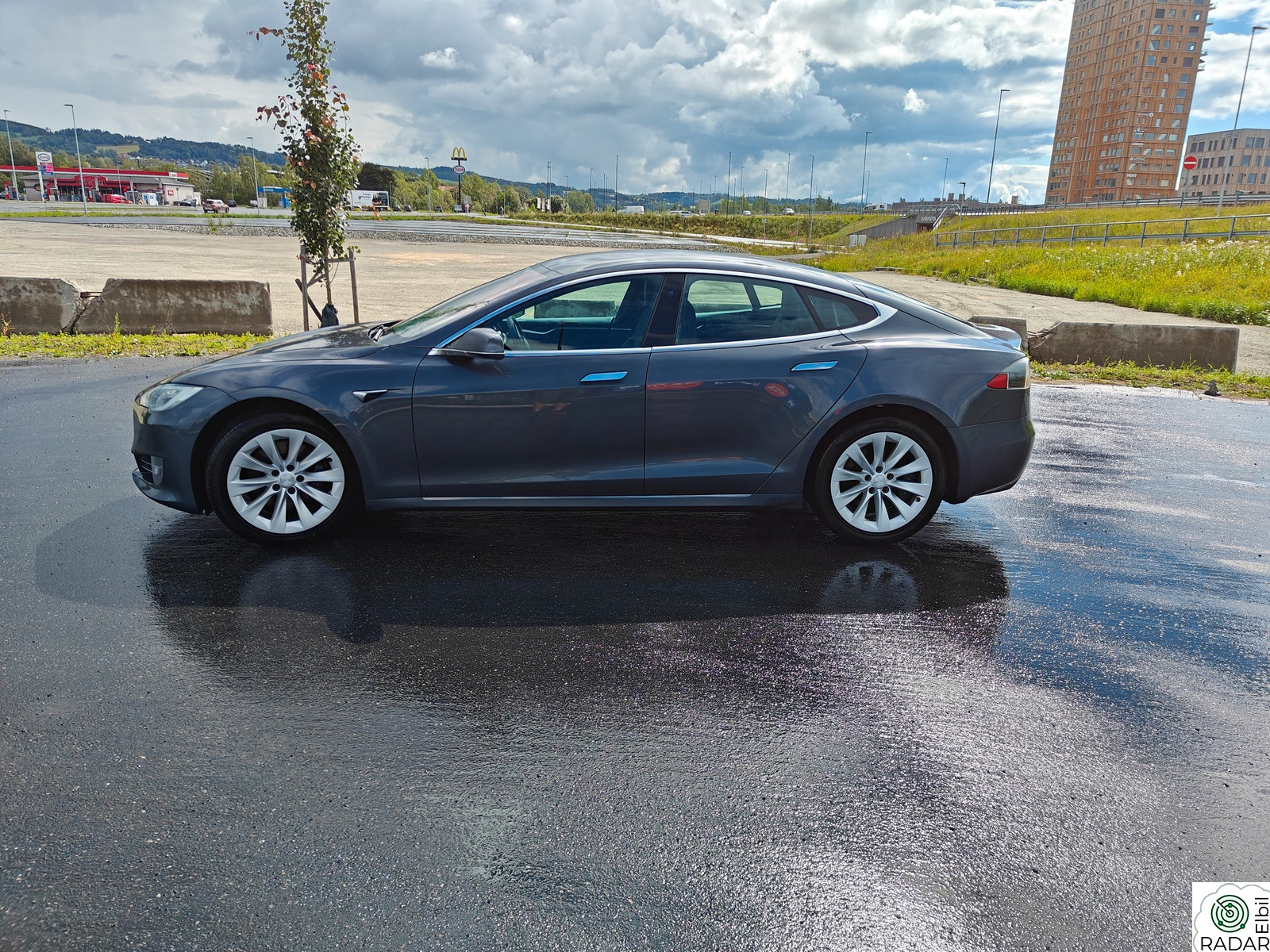 TESLA Model S 75D 4WD