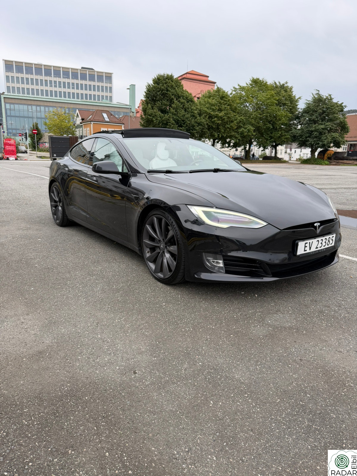 TESLA Model S 75D 4WD