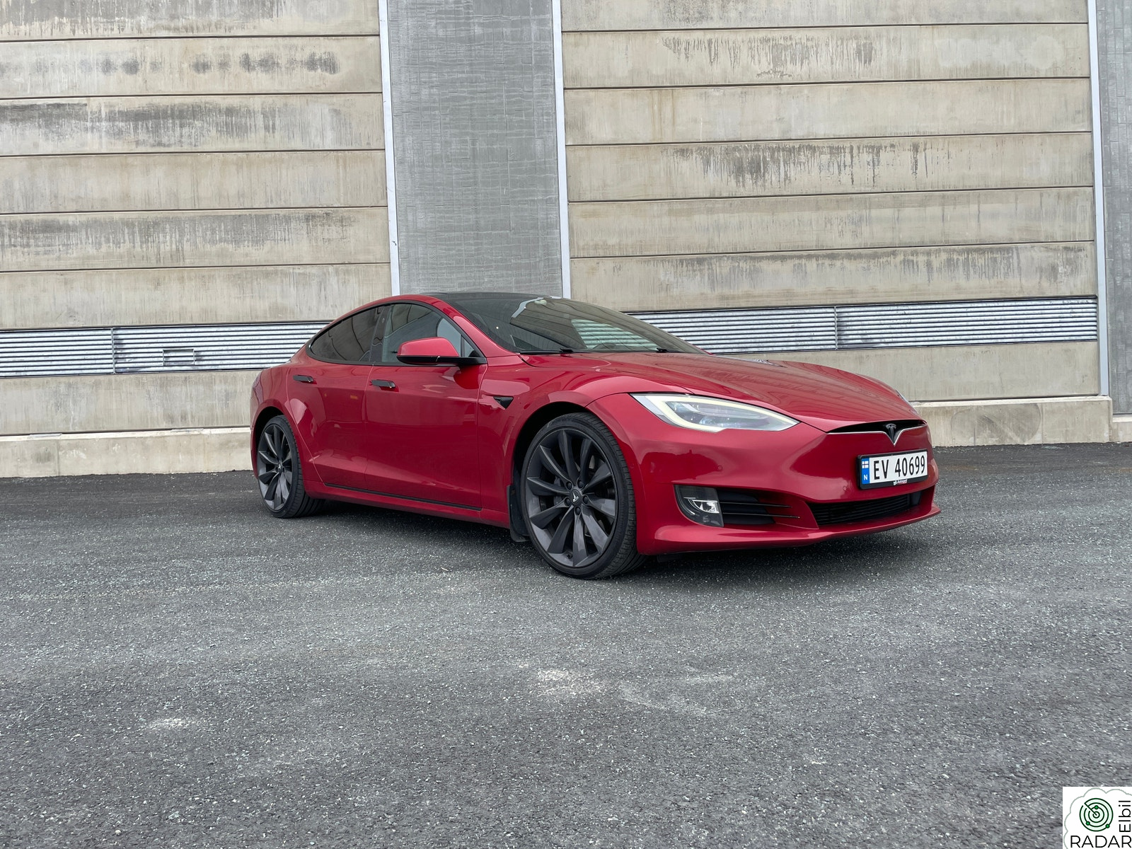 TESLA Model S 75D 4WD