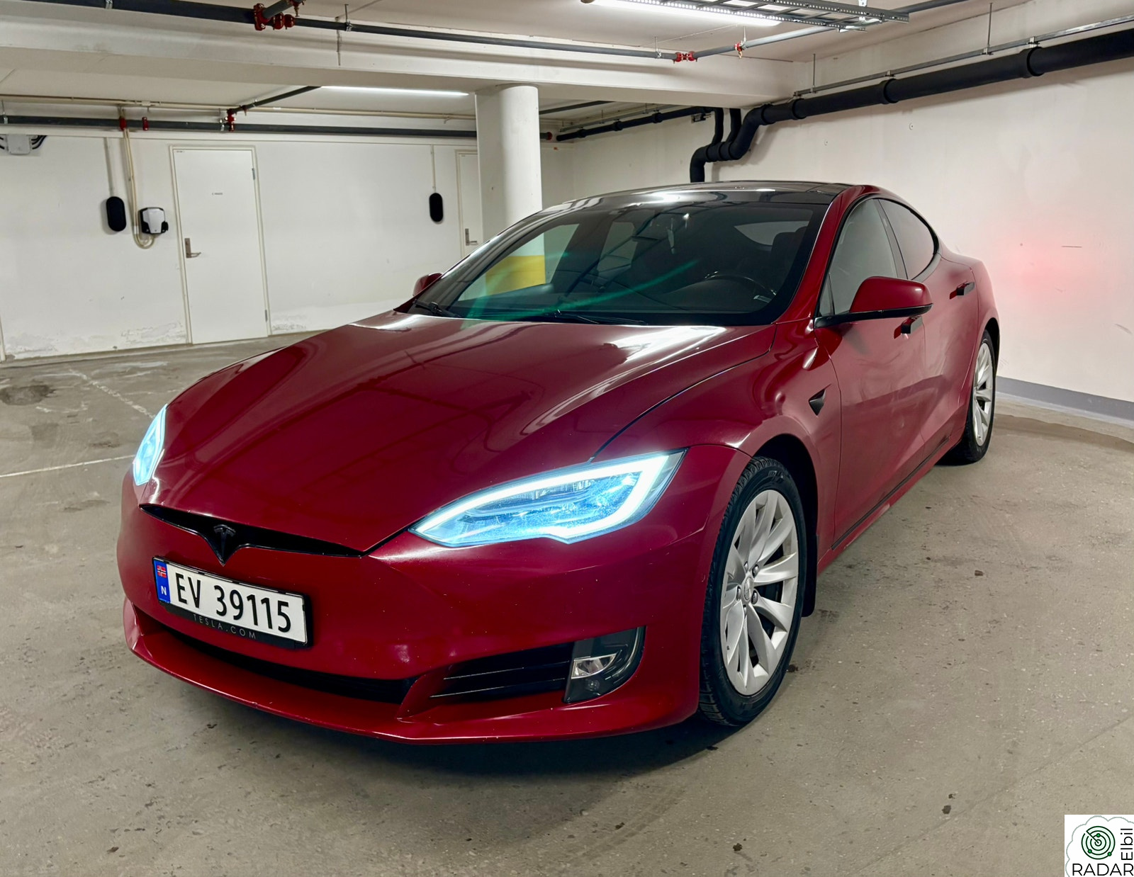 TESLA Model S 75D 4WD