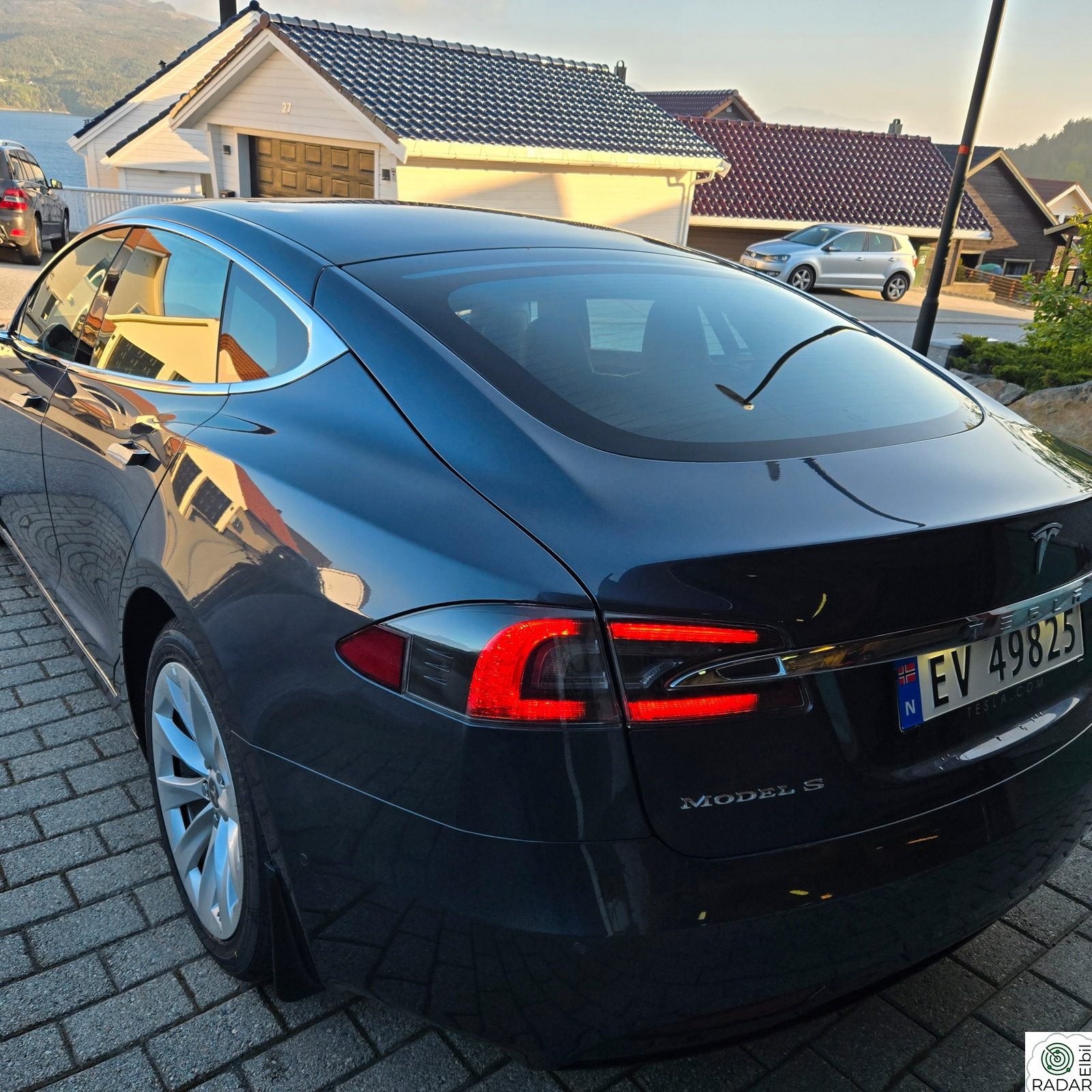TESLA Model S 75D 4WD