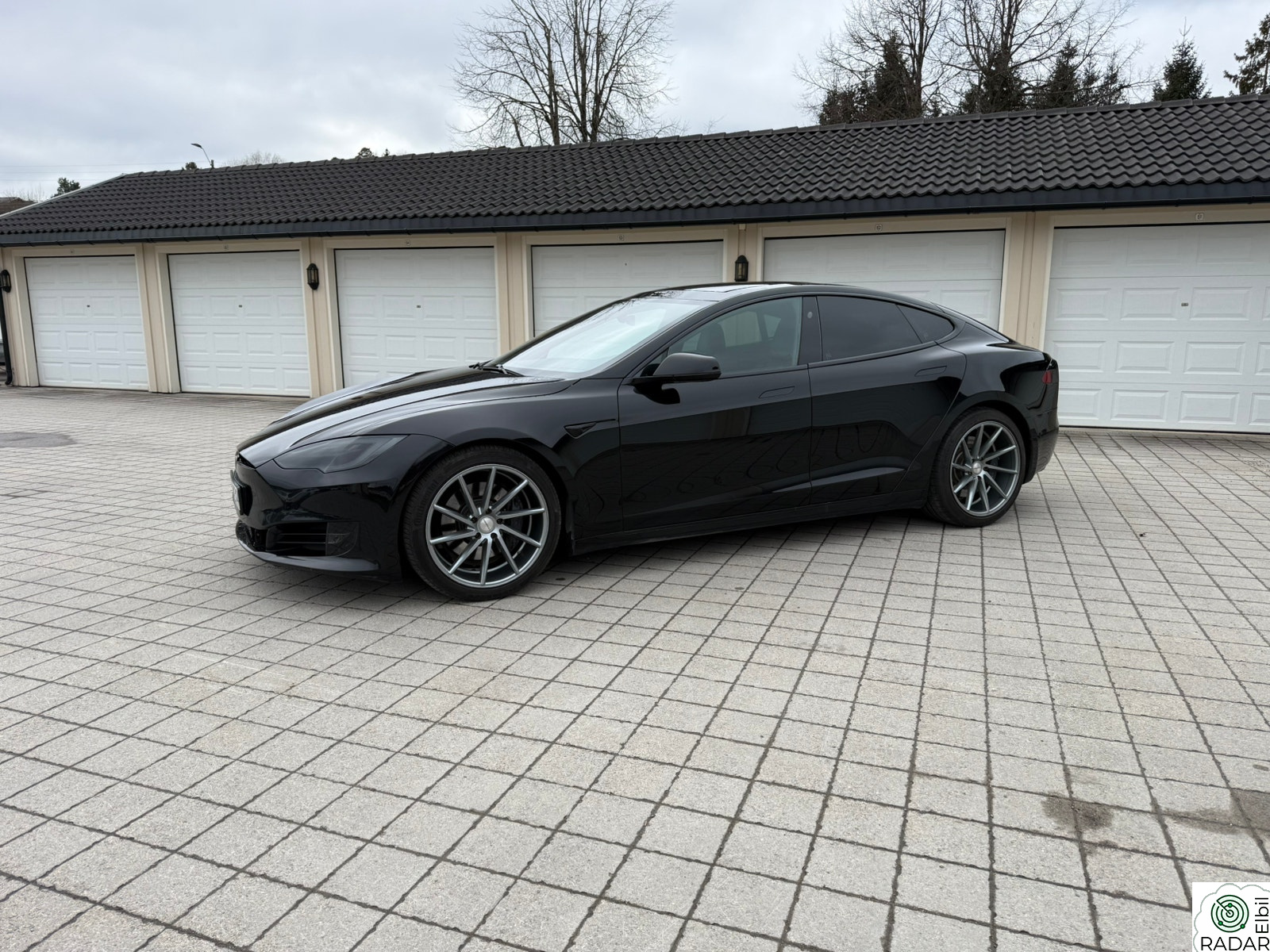 TESLA Model S 75D 4WD