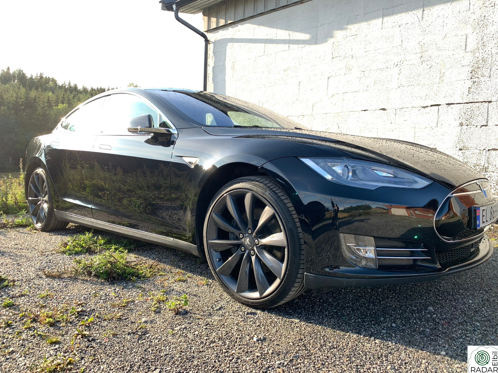 TESLA MOTORS Model S Gratis lading, lav km, alt utstyr.
