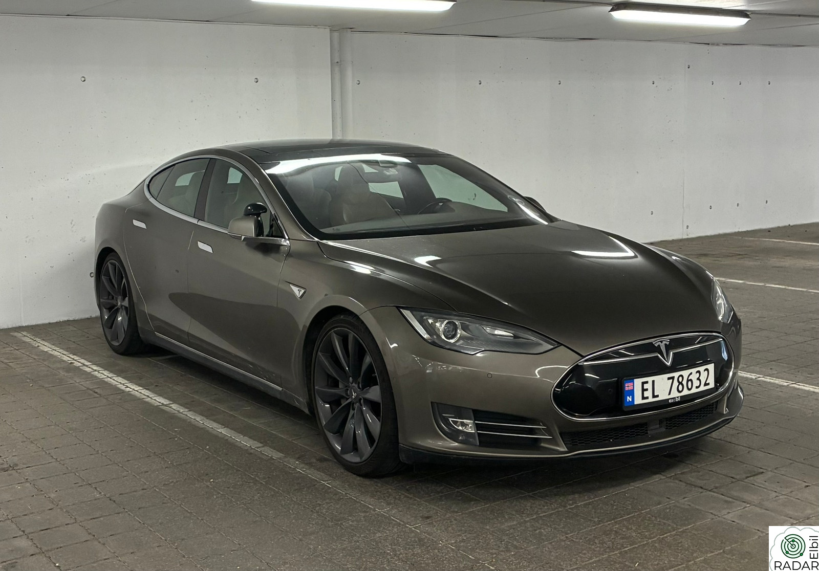 TESLA MOTORS Model S 85D