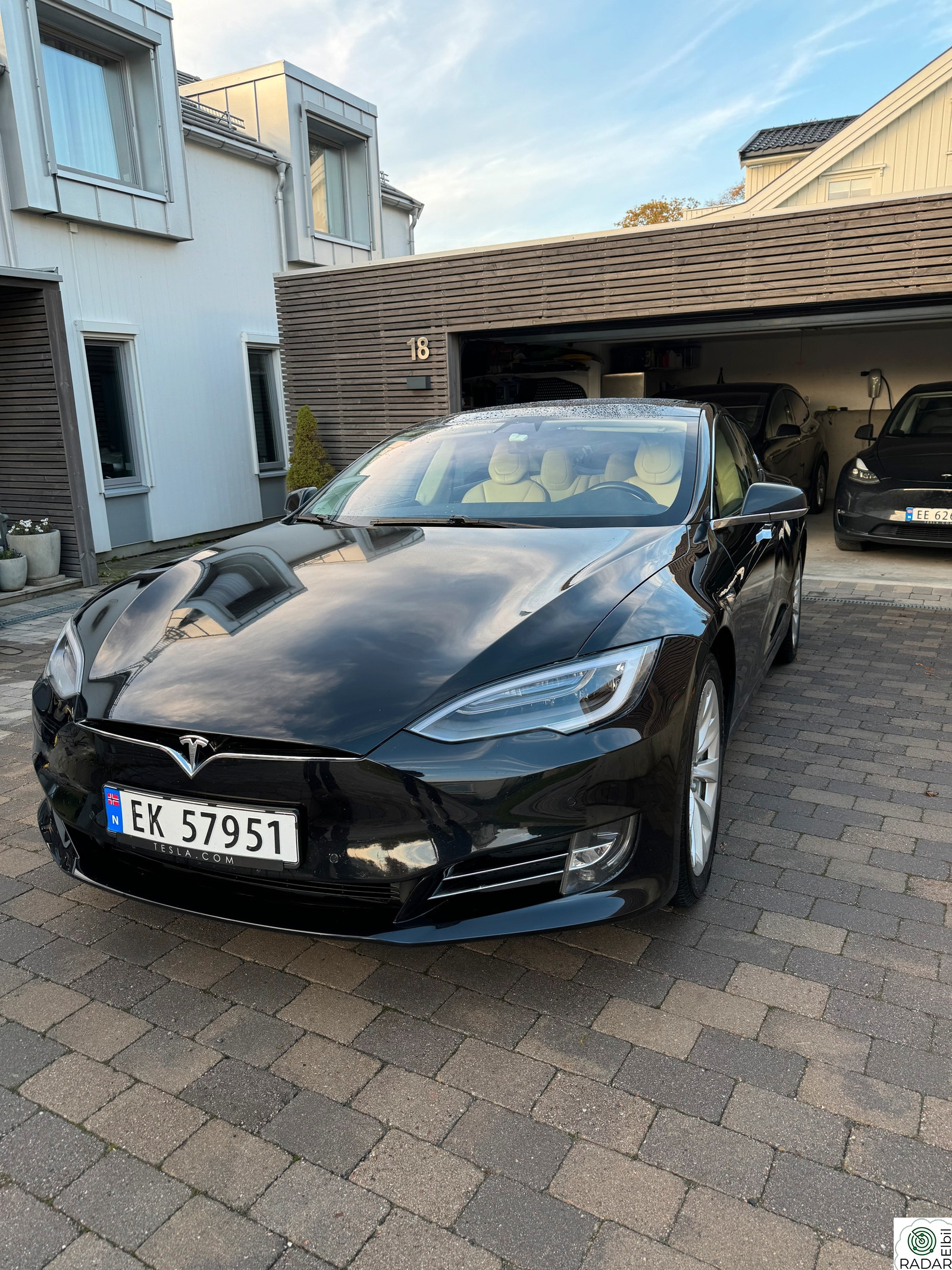 TESLA Model S 75D AWD