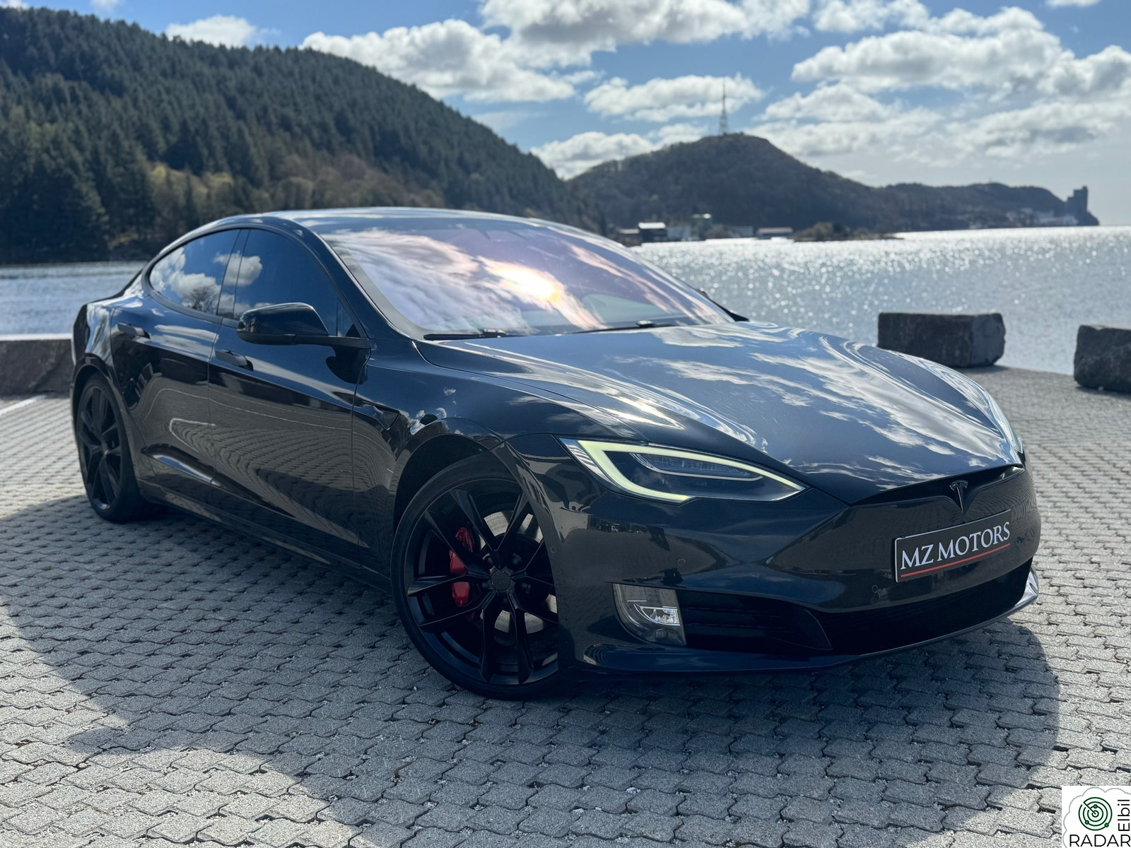 TESLA Model S 75D