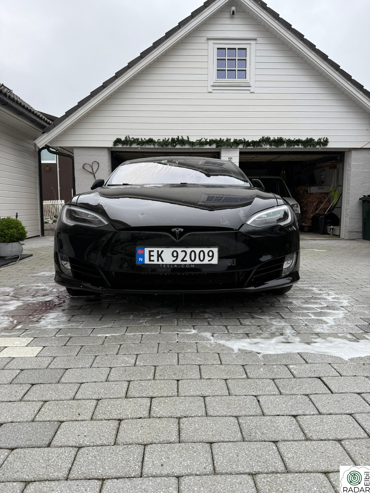 TESLA Model S 75D AWD