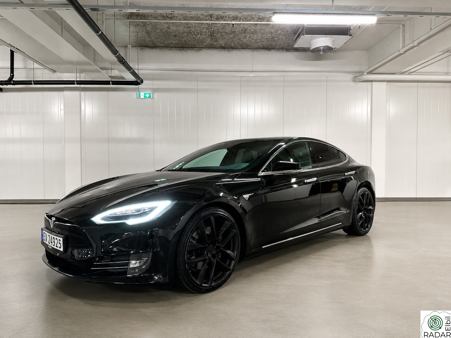 TESLA Model S 75D/4WD/21"/Premium/Dual motor/Pano/Tech/CCS +++