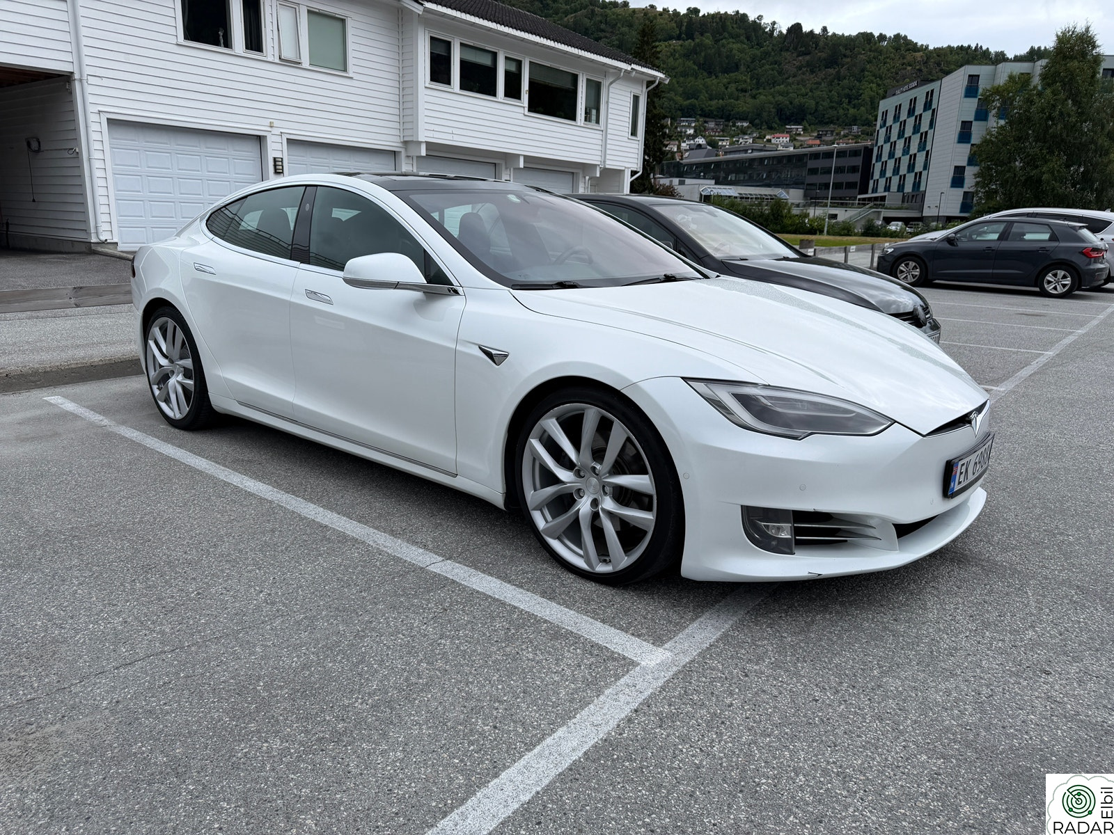 TESLA Model S 75D 4WD