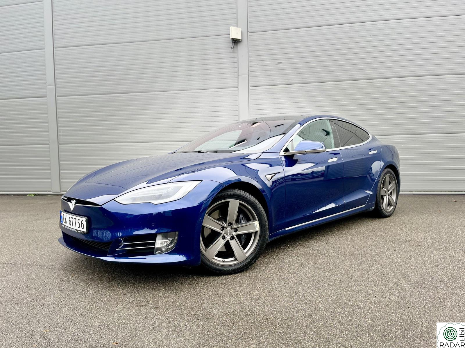 TESLA Model S 75D / 4WD / Luftfjæring / Autopilot / panorama ++